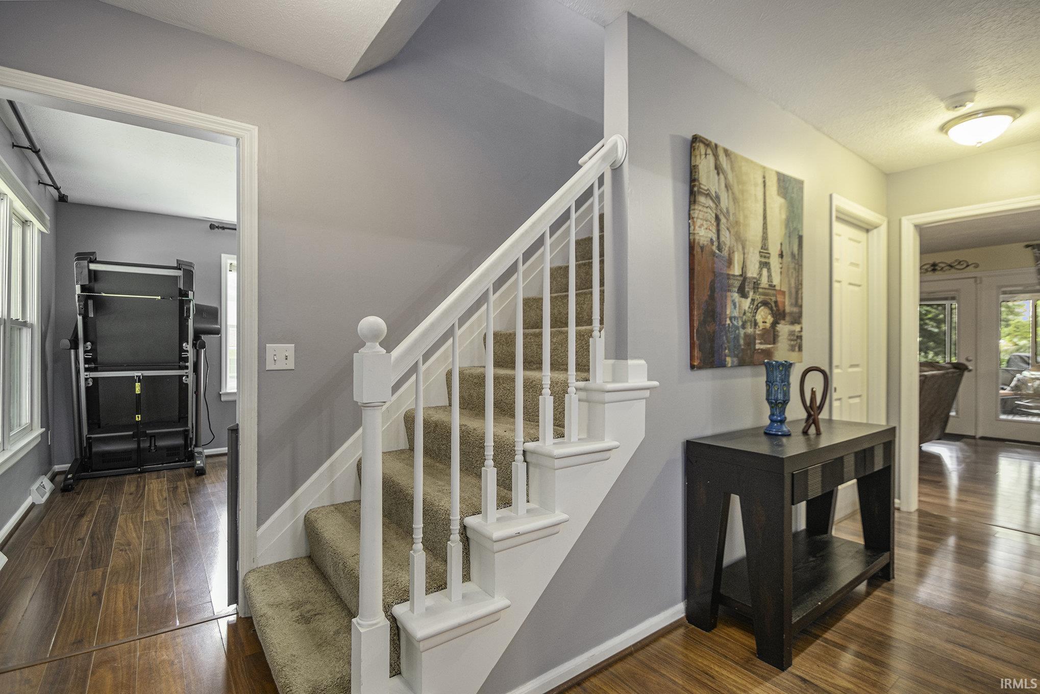 52167 Farmington Square