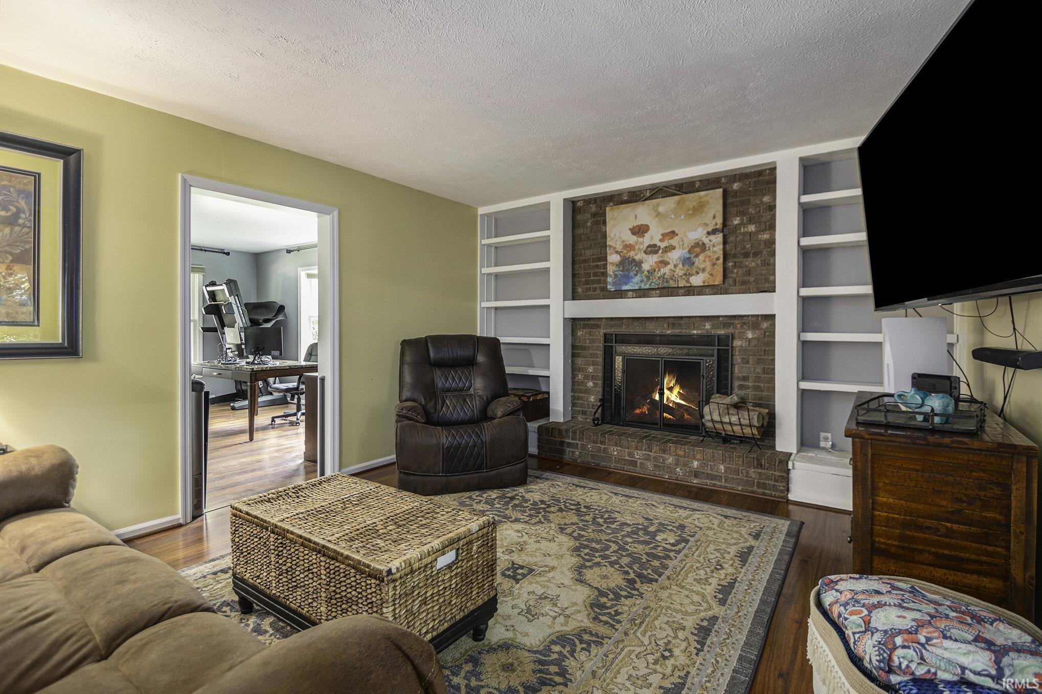 52167 Farmington Square