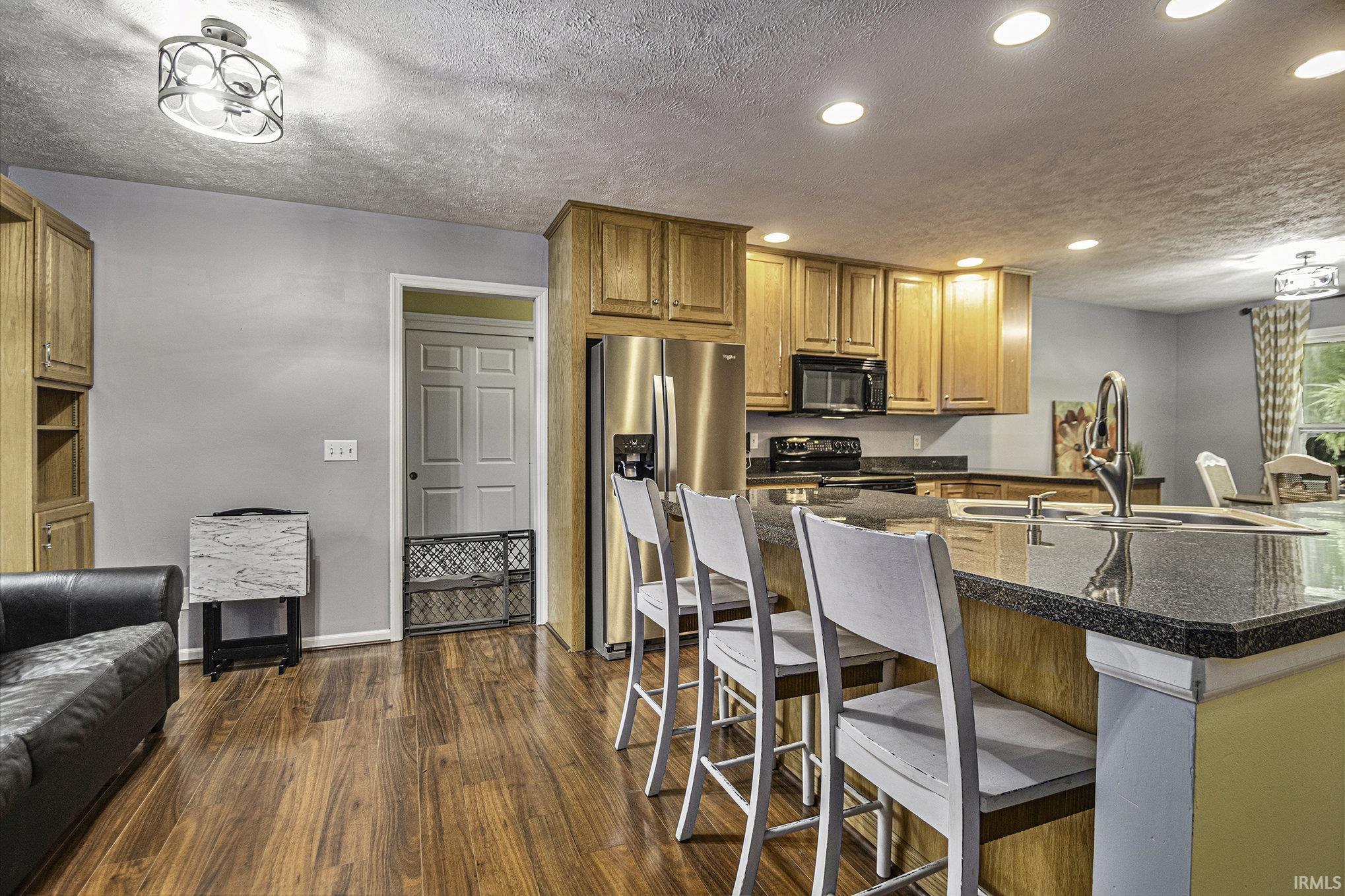52167 Farmington Square
