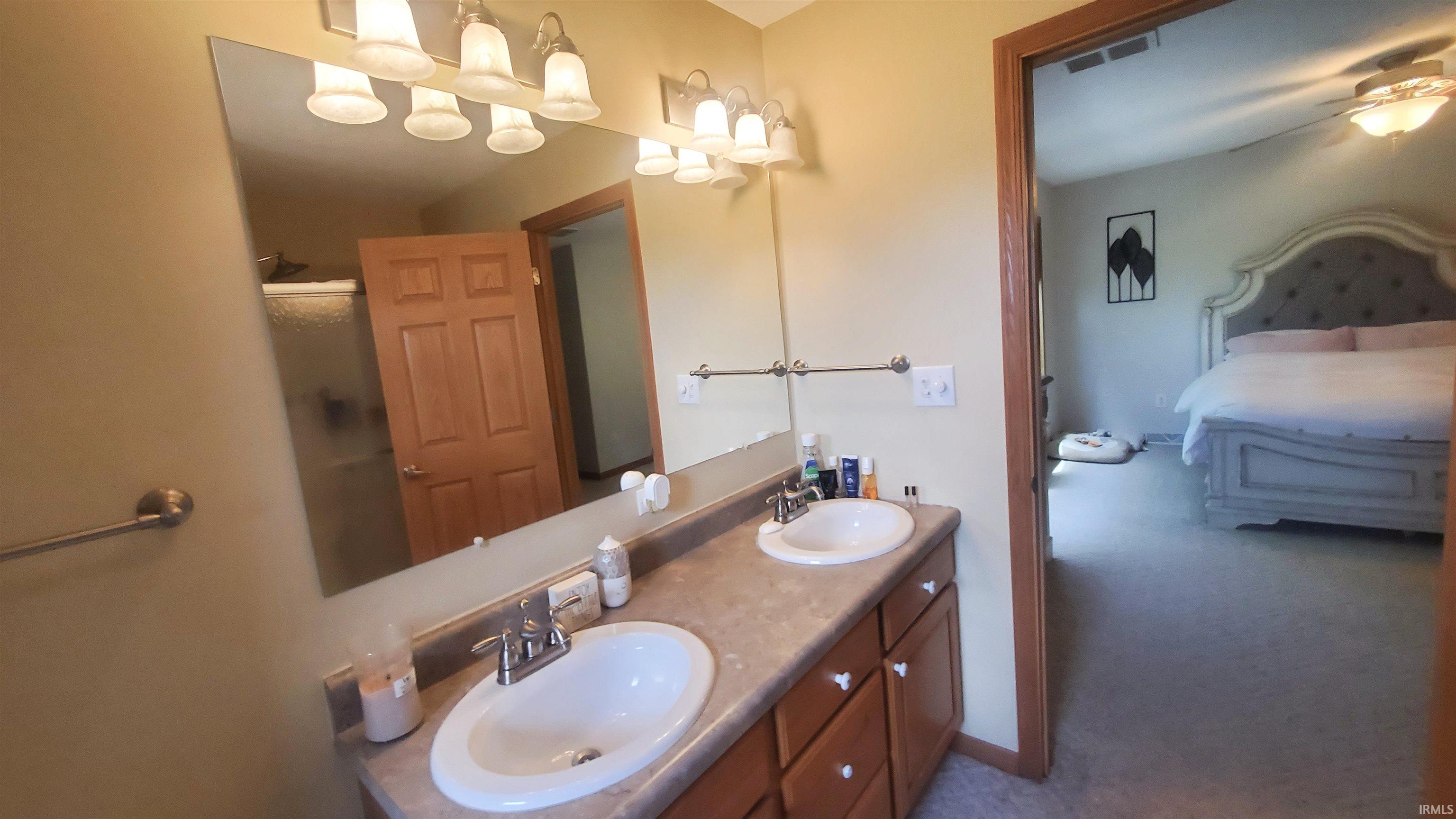 2833 Maplewood