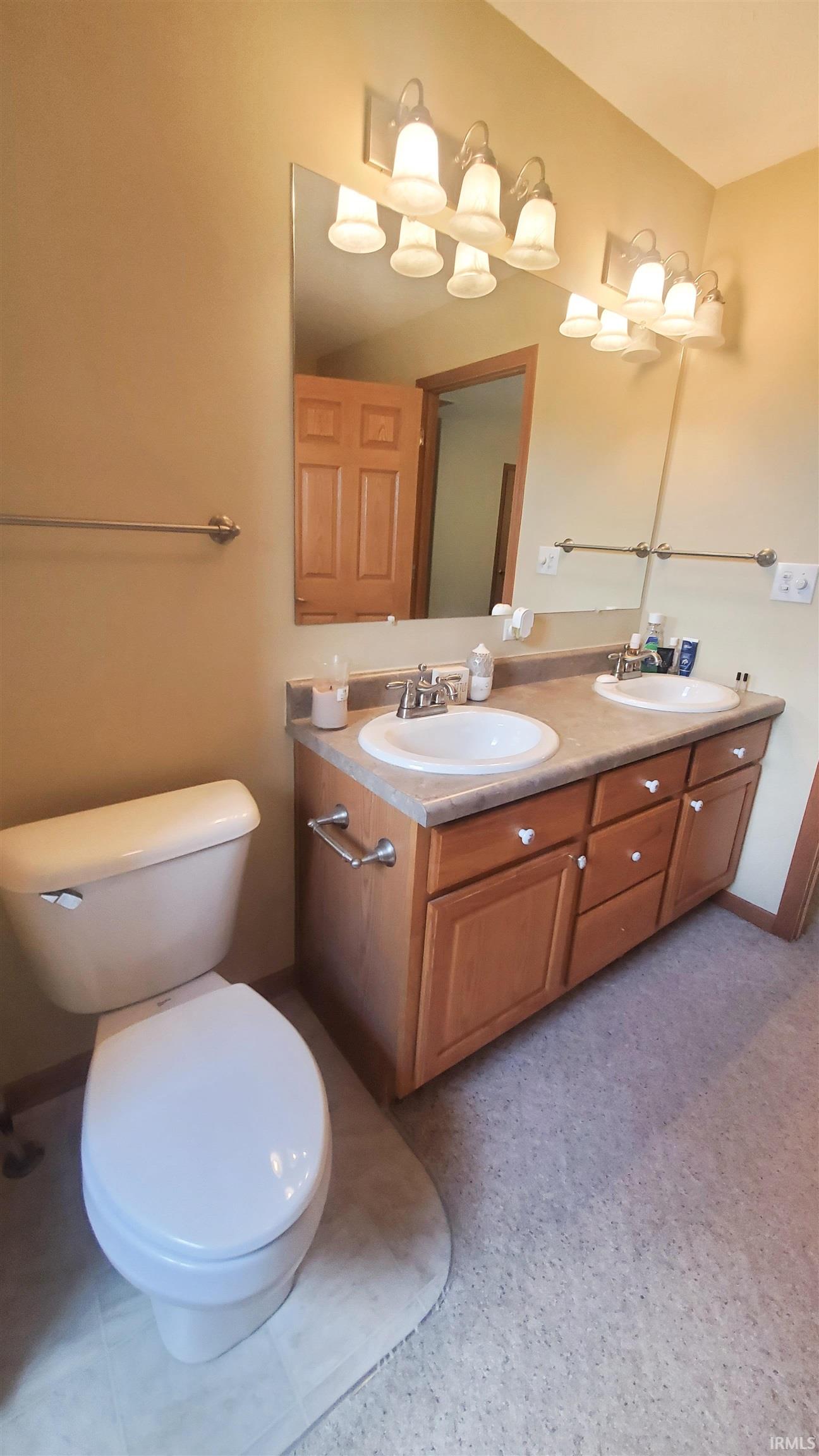2833 Maplewood