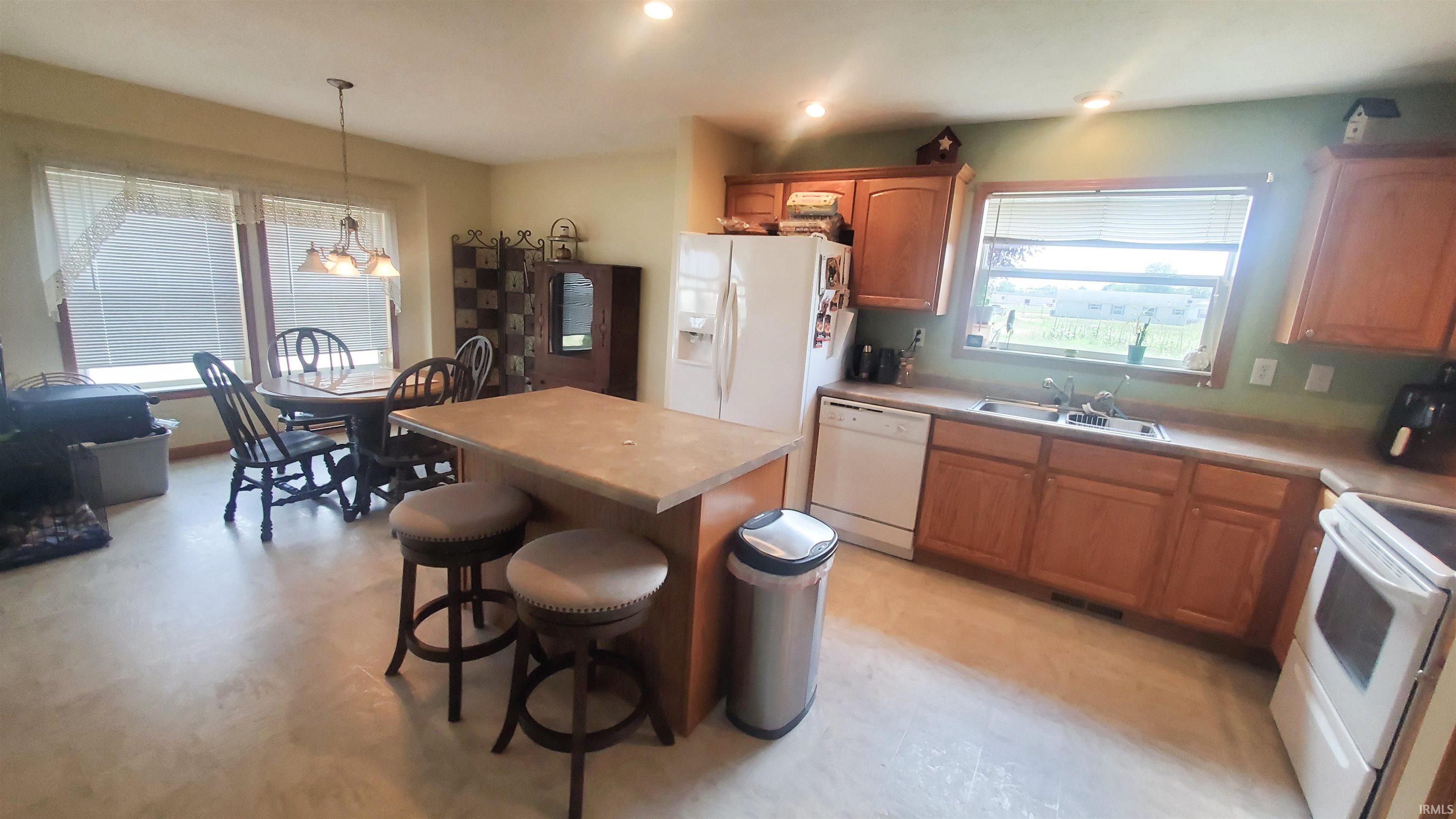 2833 Maplewood