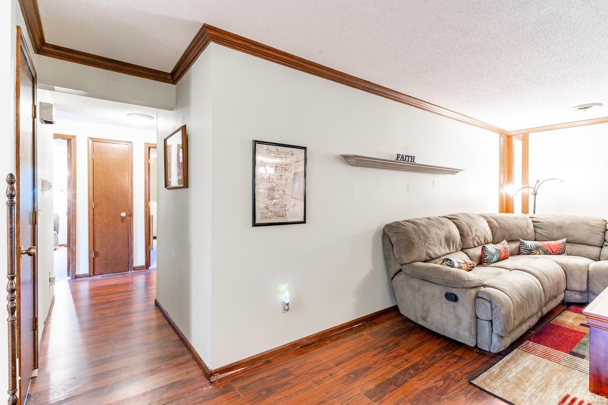 11826 Westwind