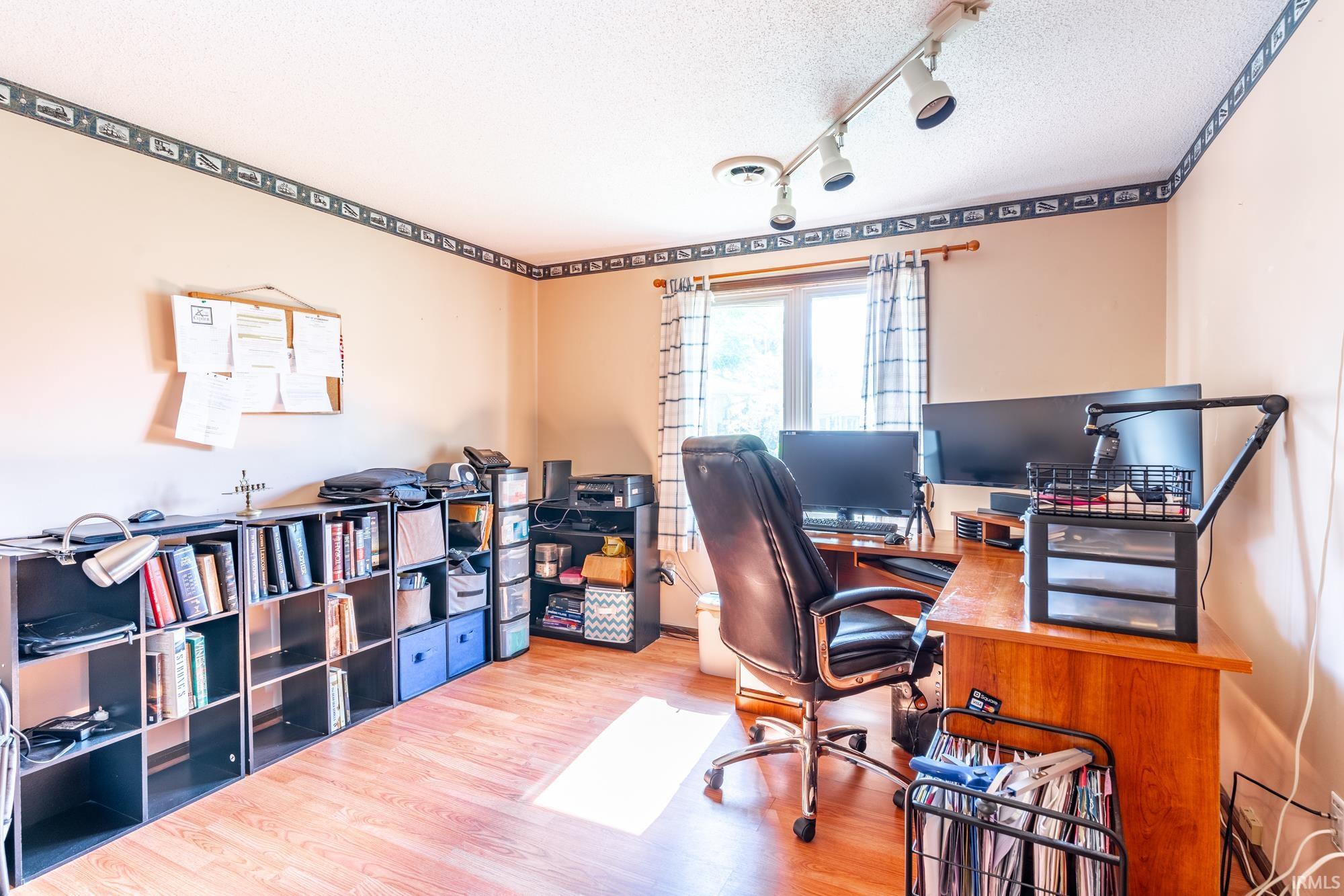 11826 Westwind