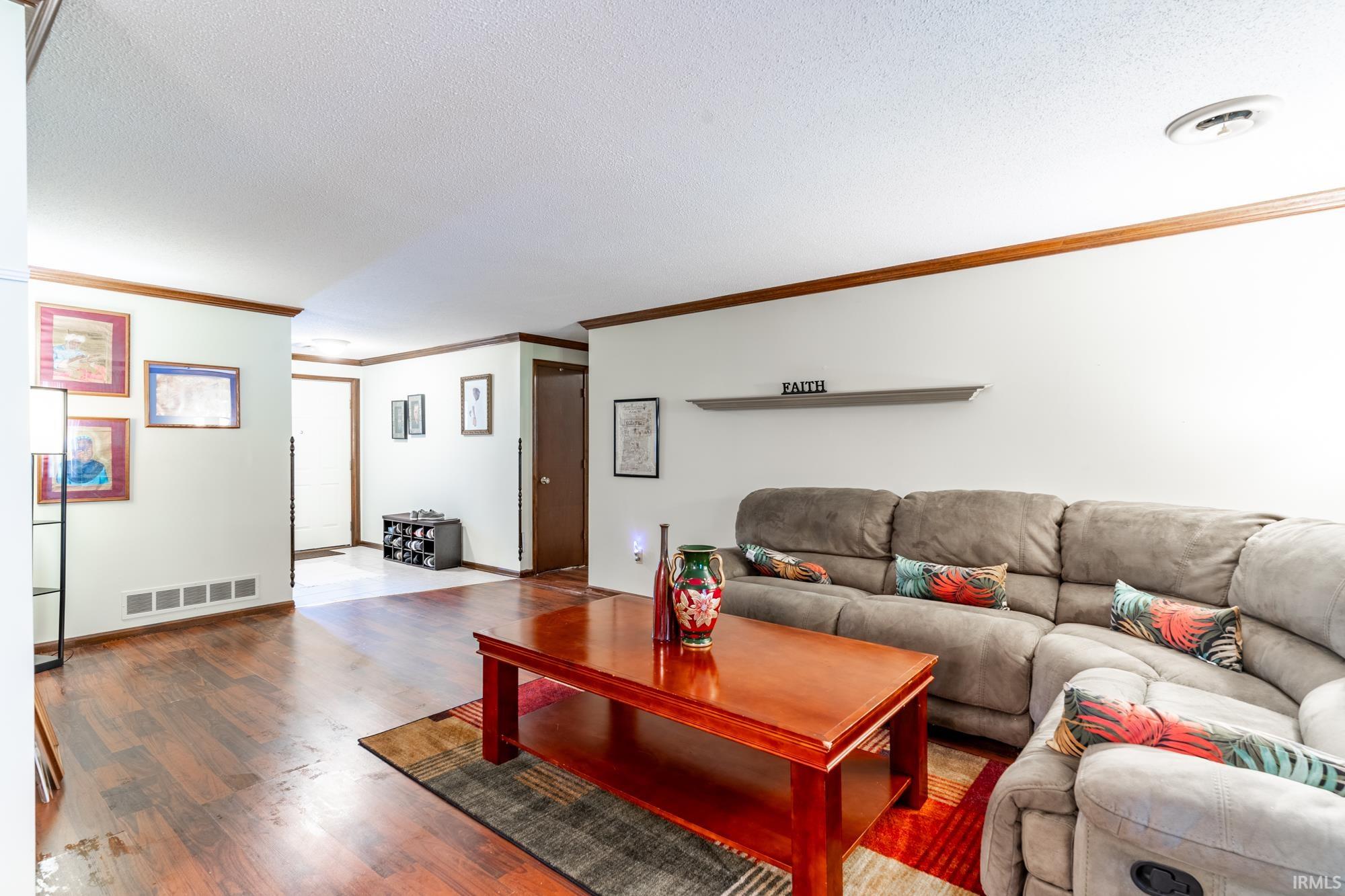 11826 Westwind