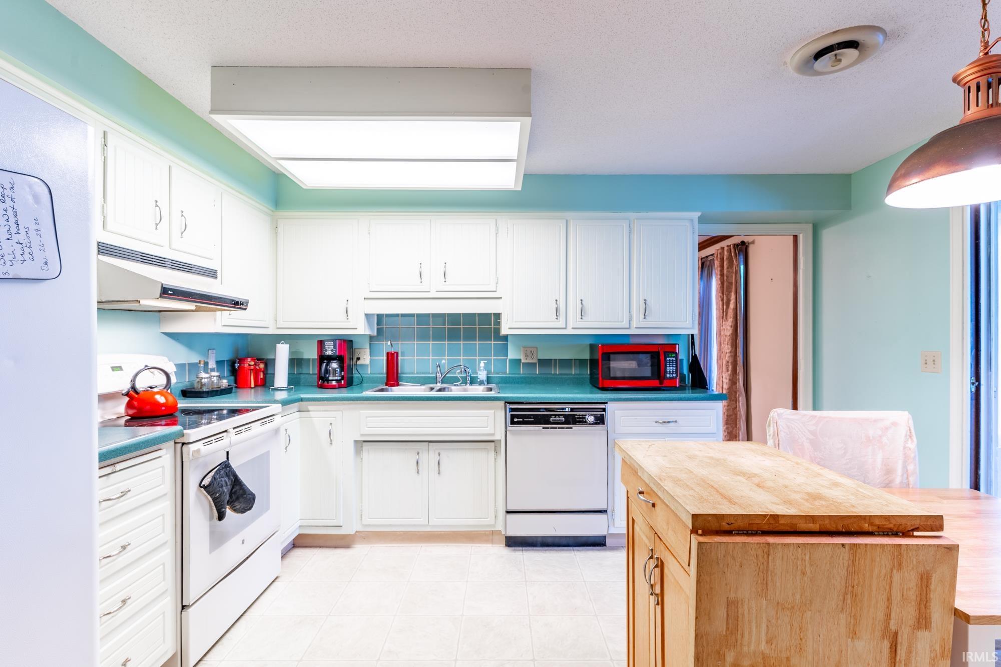 11826 Westwind