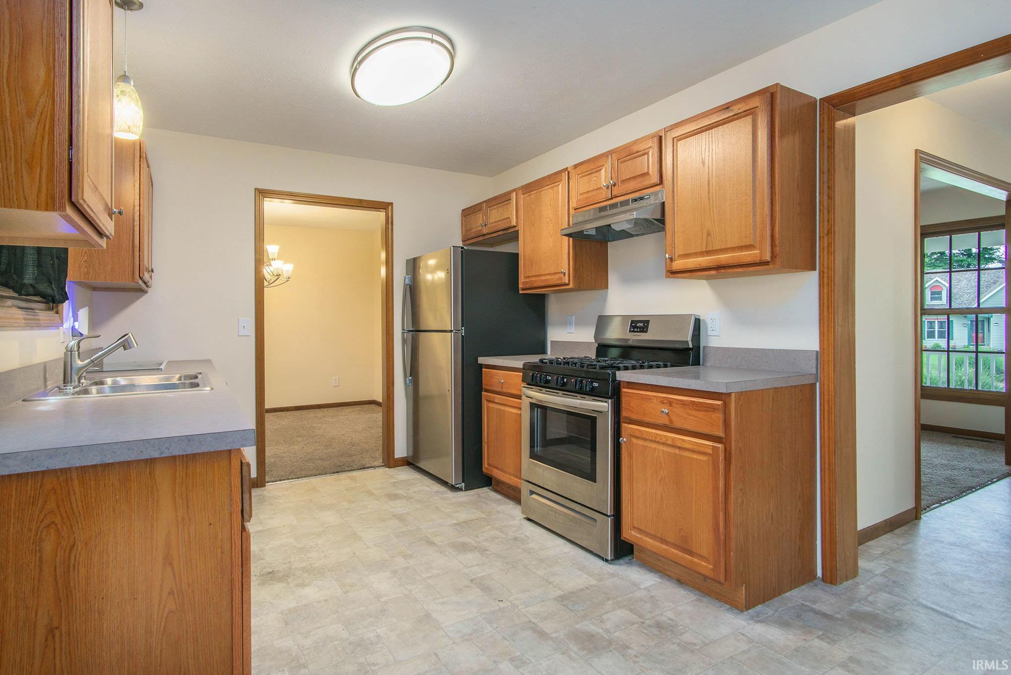 18082 Courtland