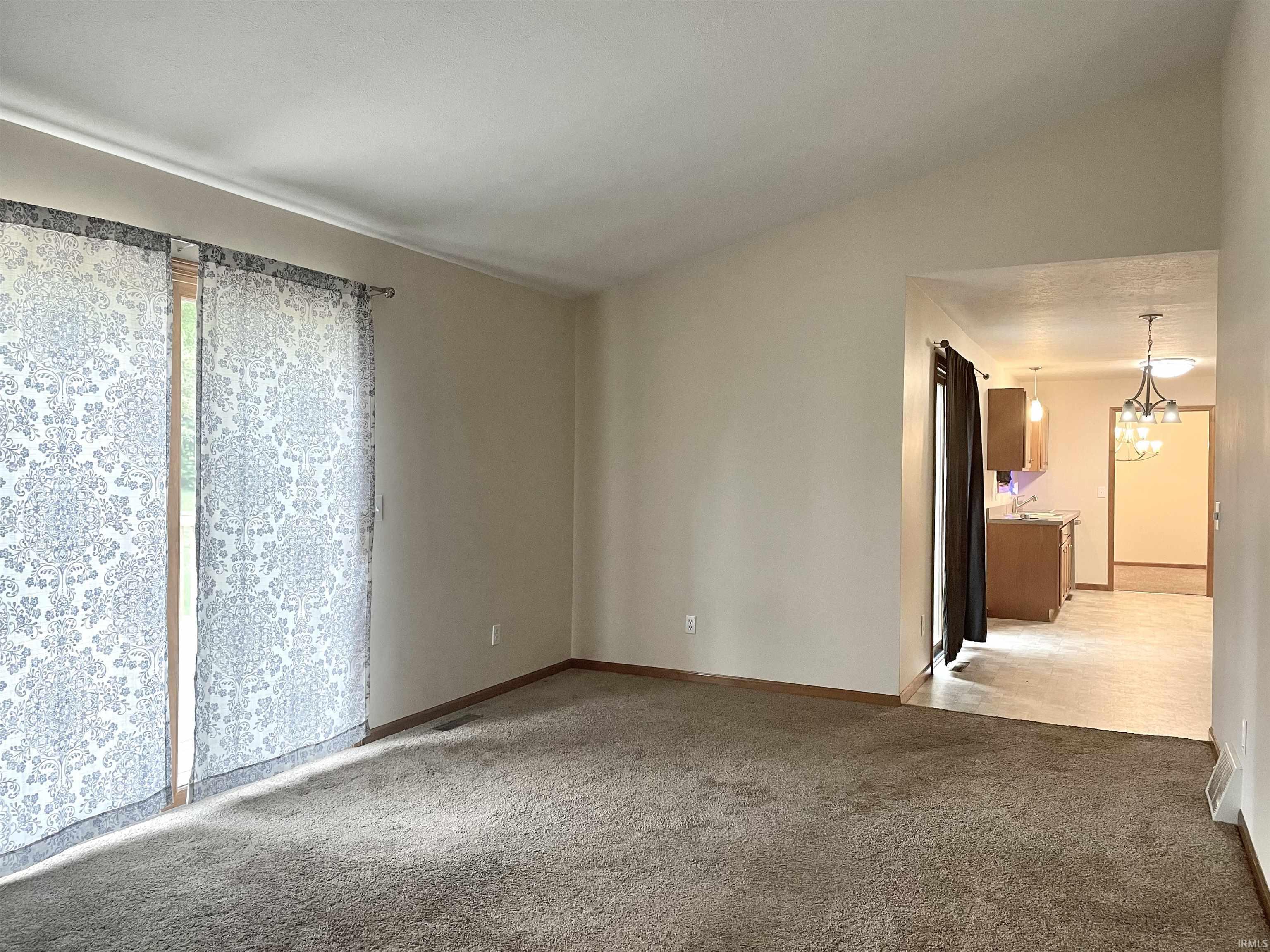 18082 Courtland