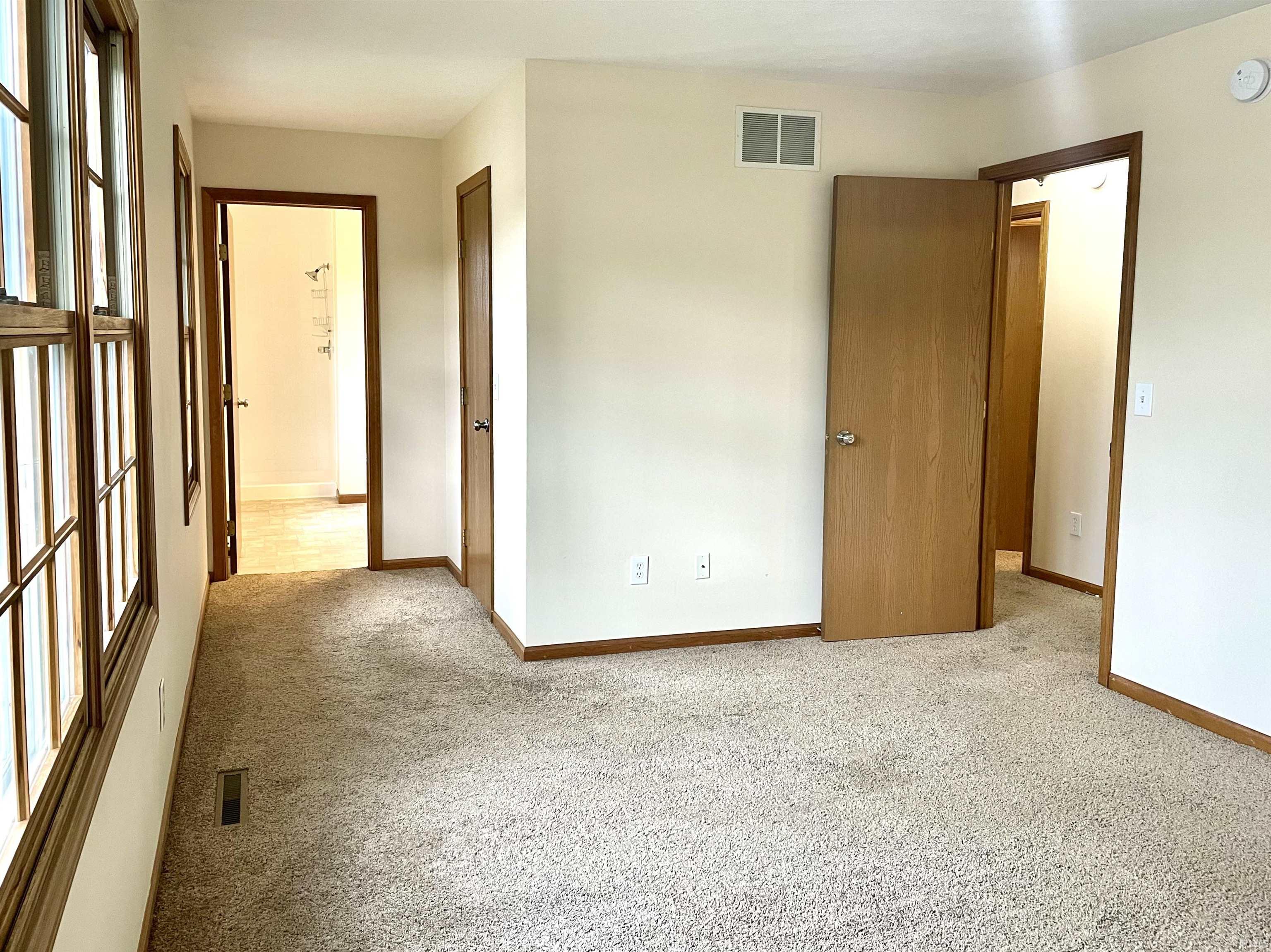 18082 Courtland