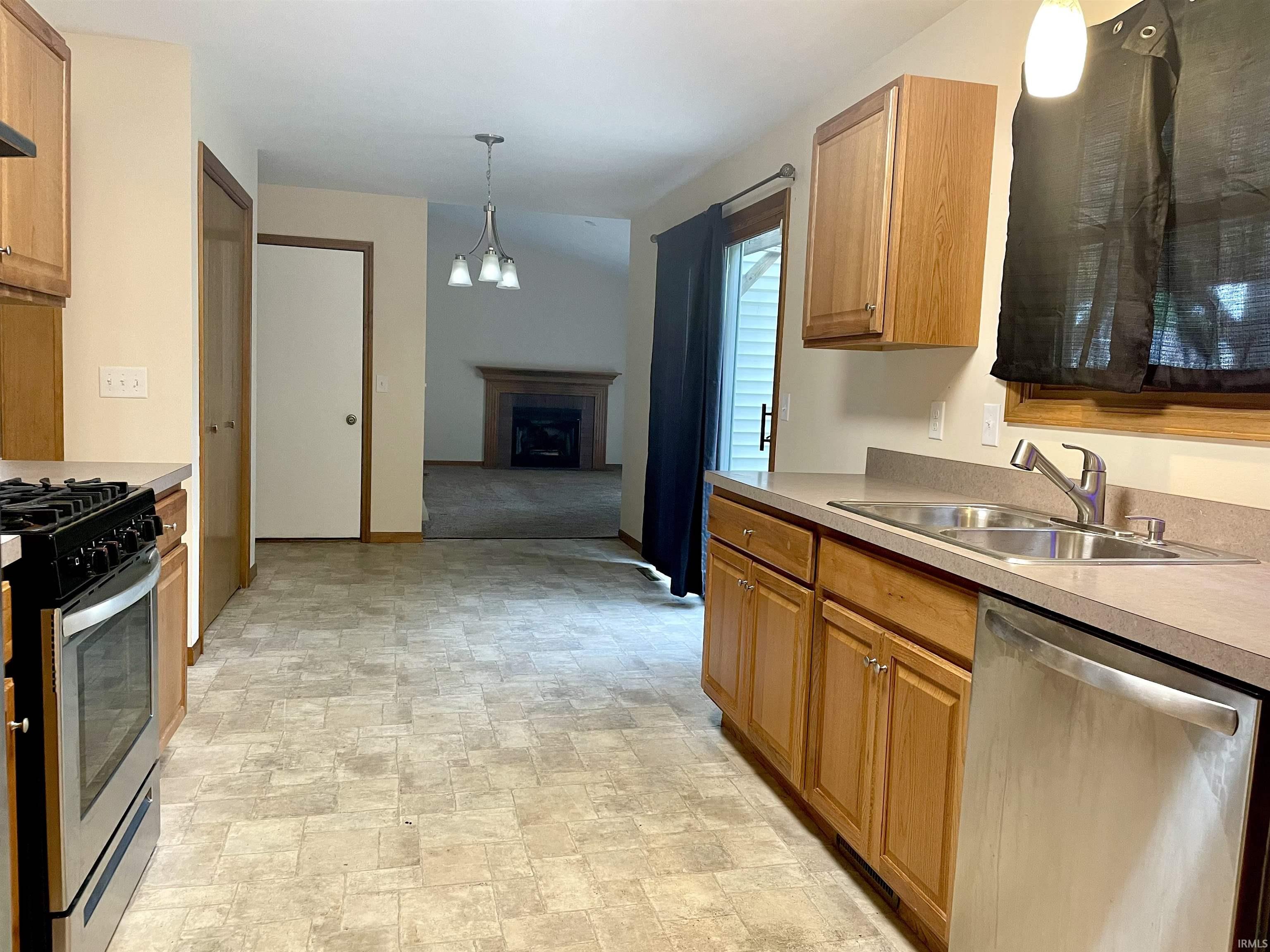 18082 Courtland