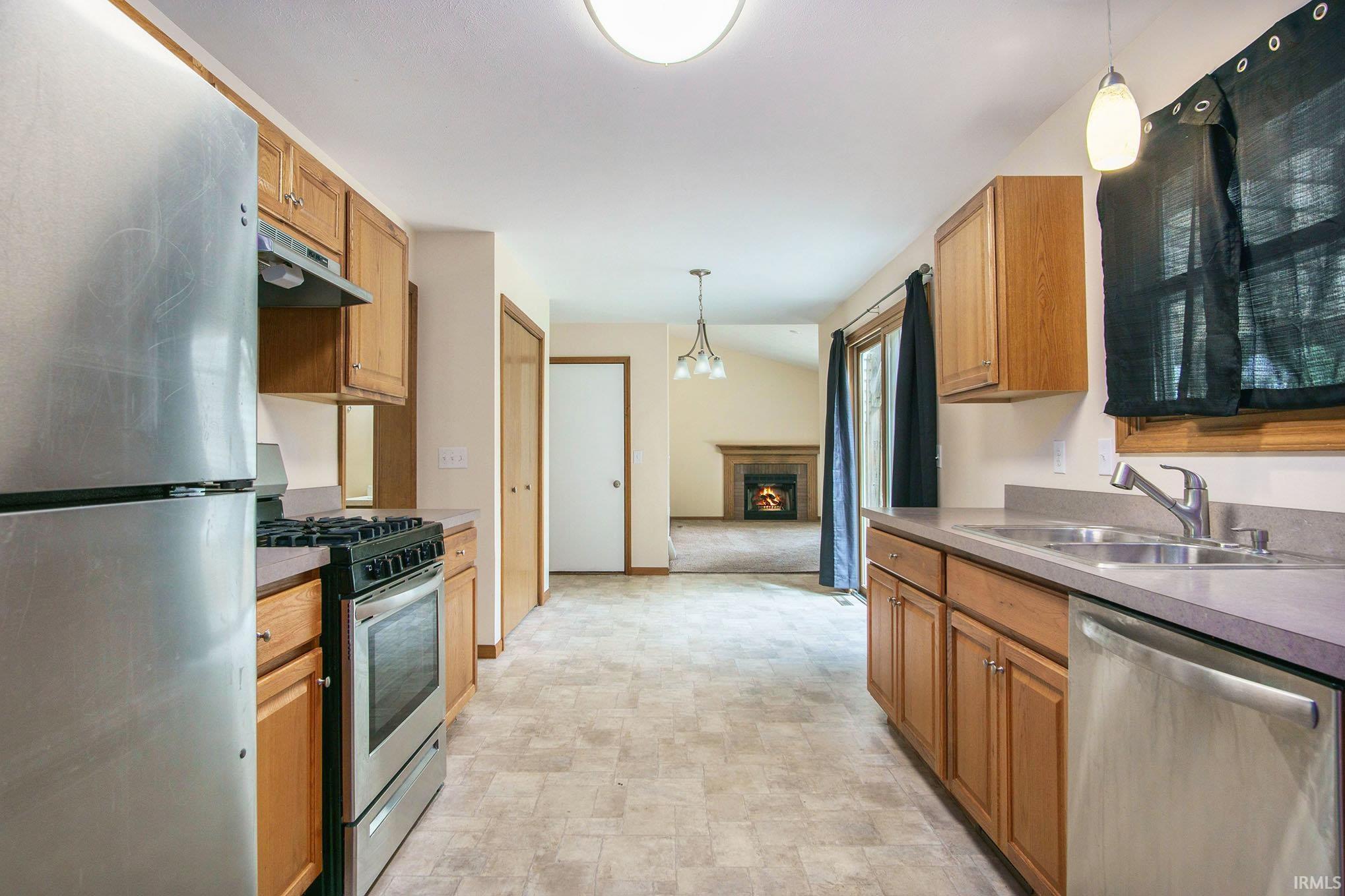 18082 Courtland