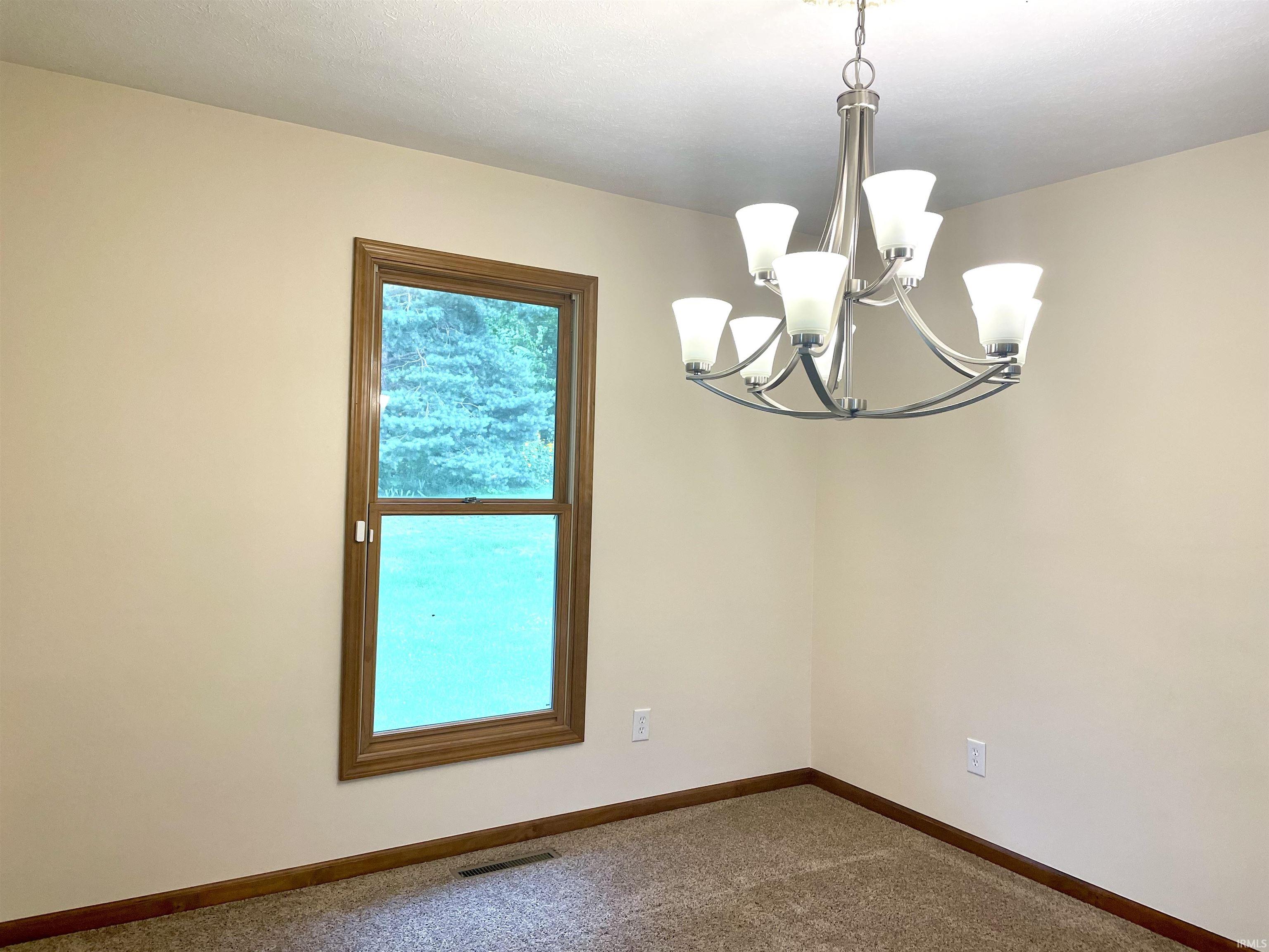 18082 Courtland