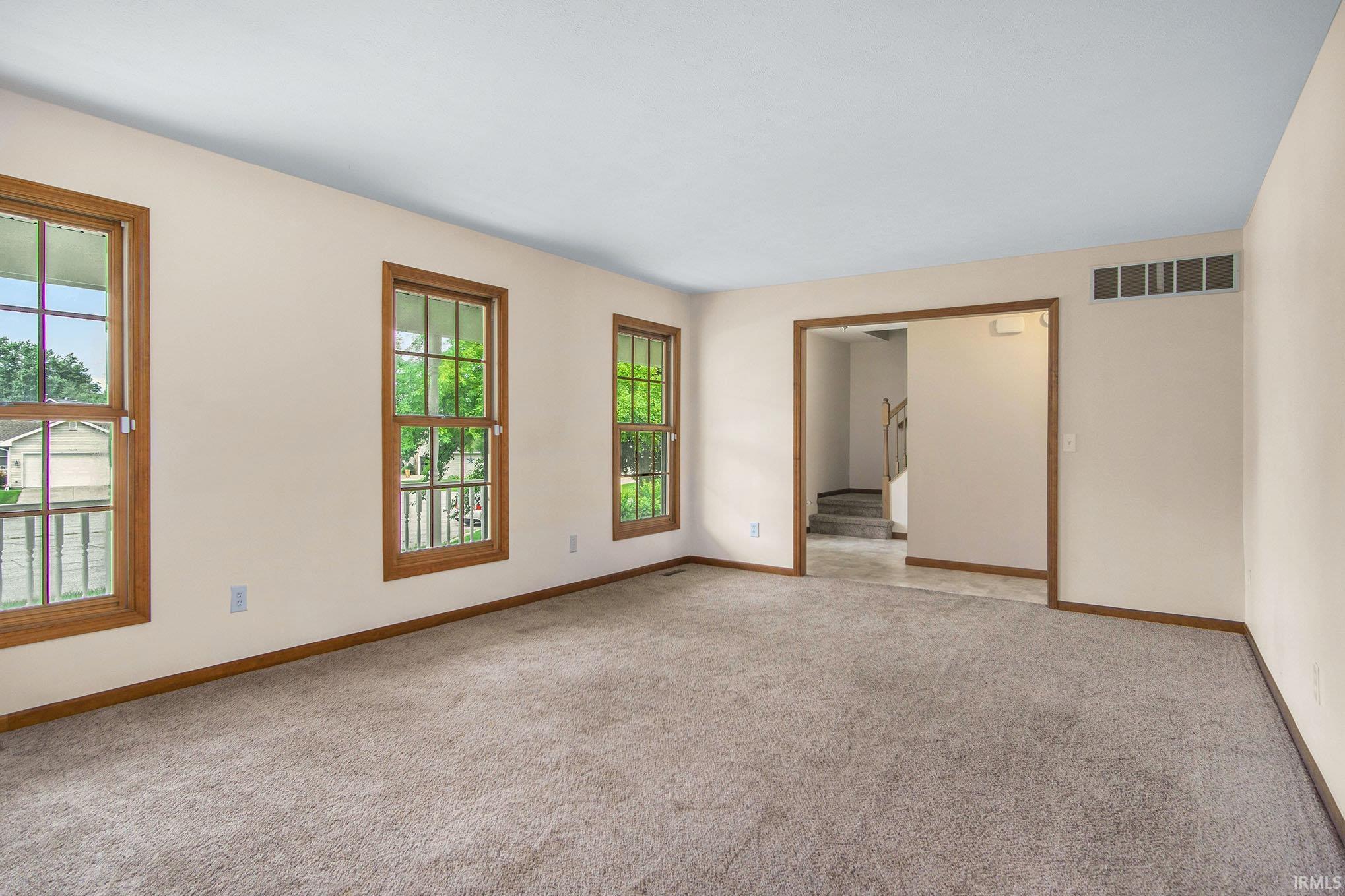 18082 Courtland