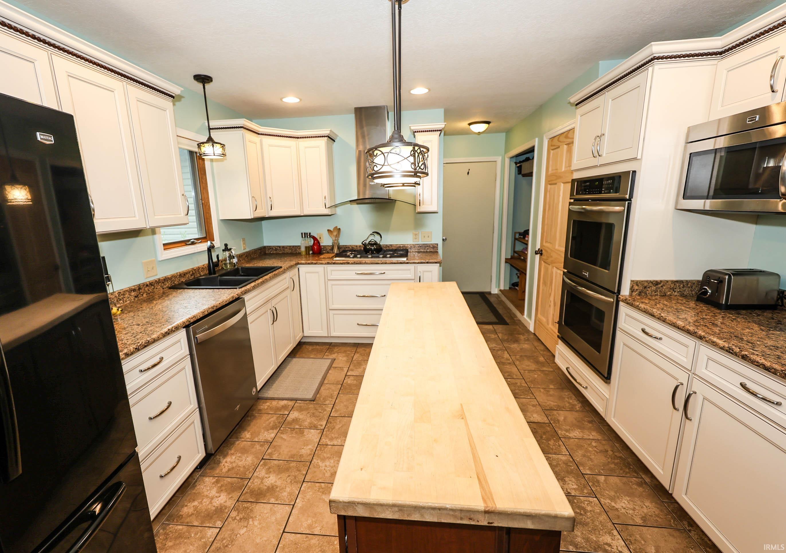 8110 Chapel Hill