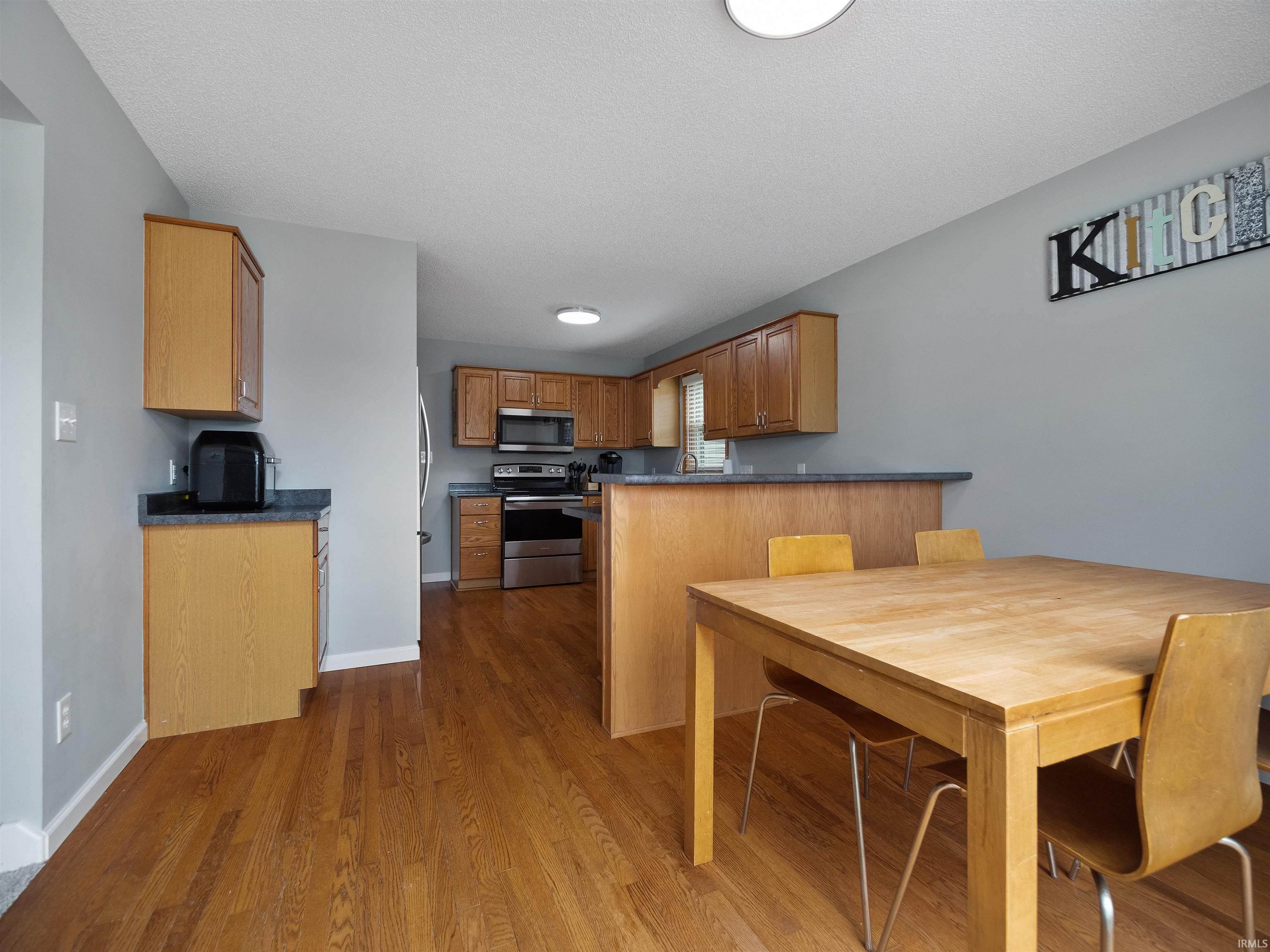5021 Clovedale
