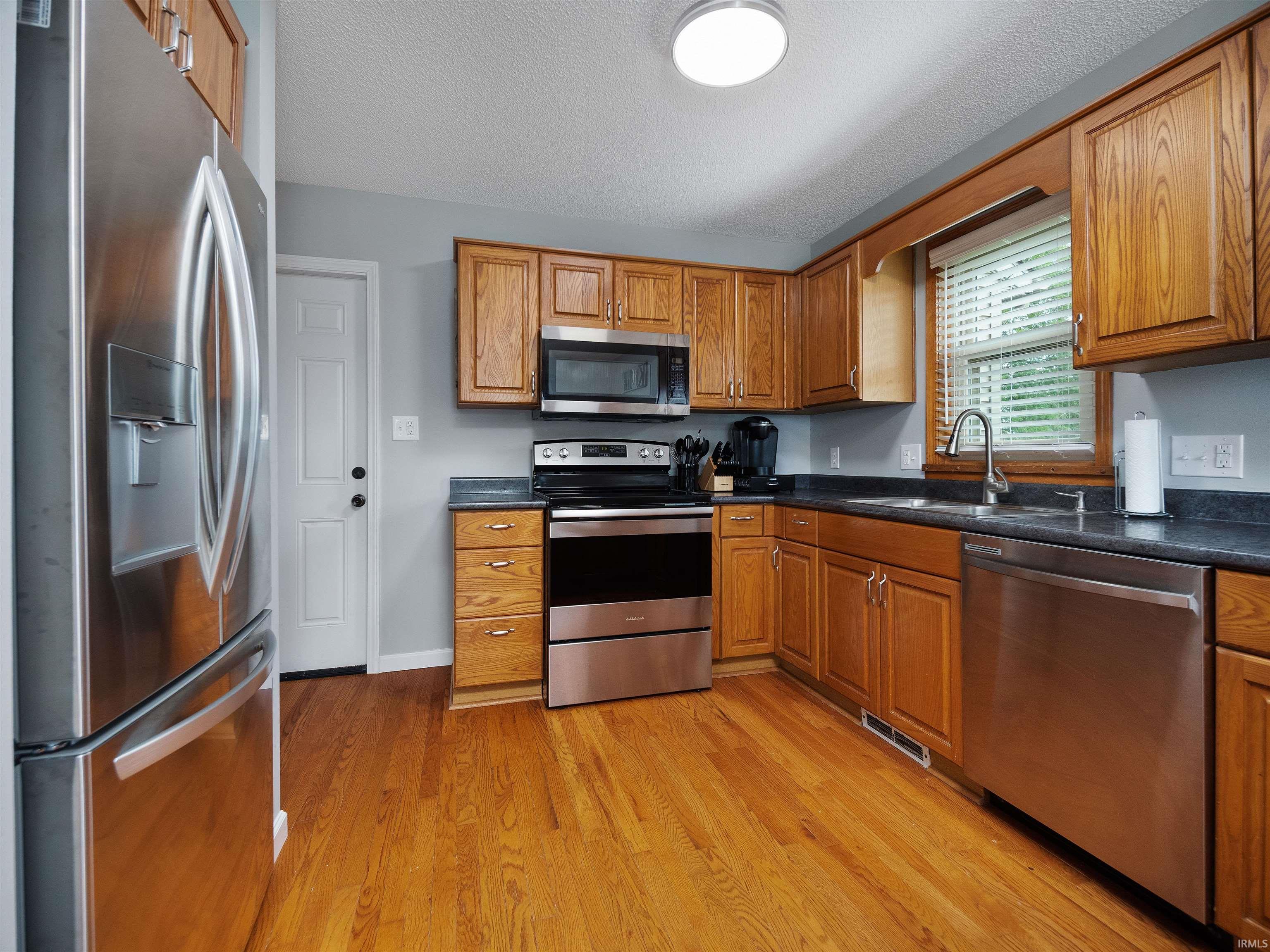 5021 Clovedale