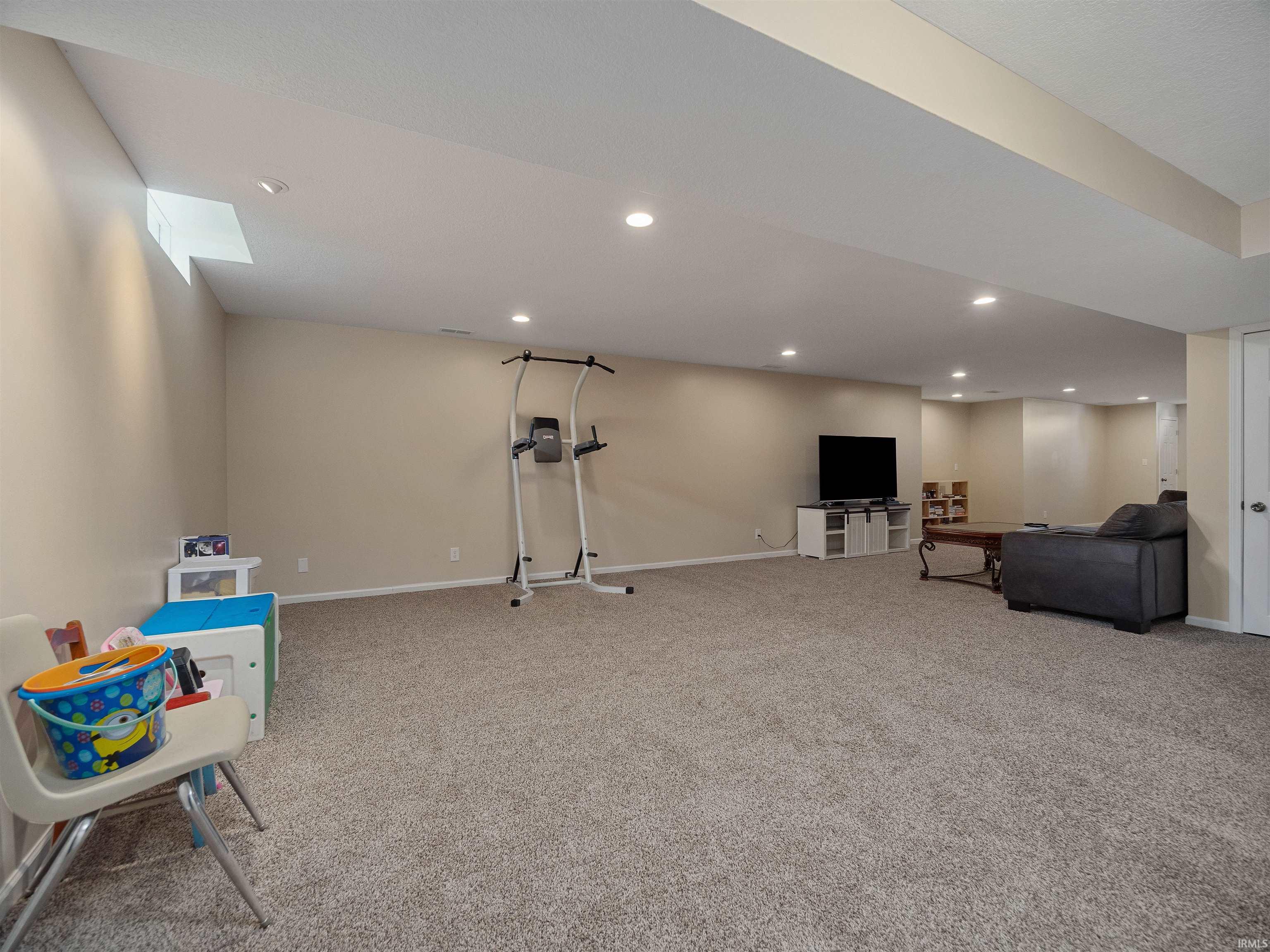 5021 Clovedale