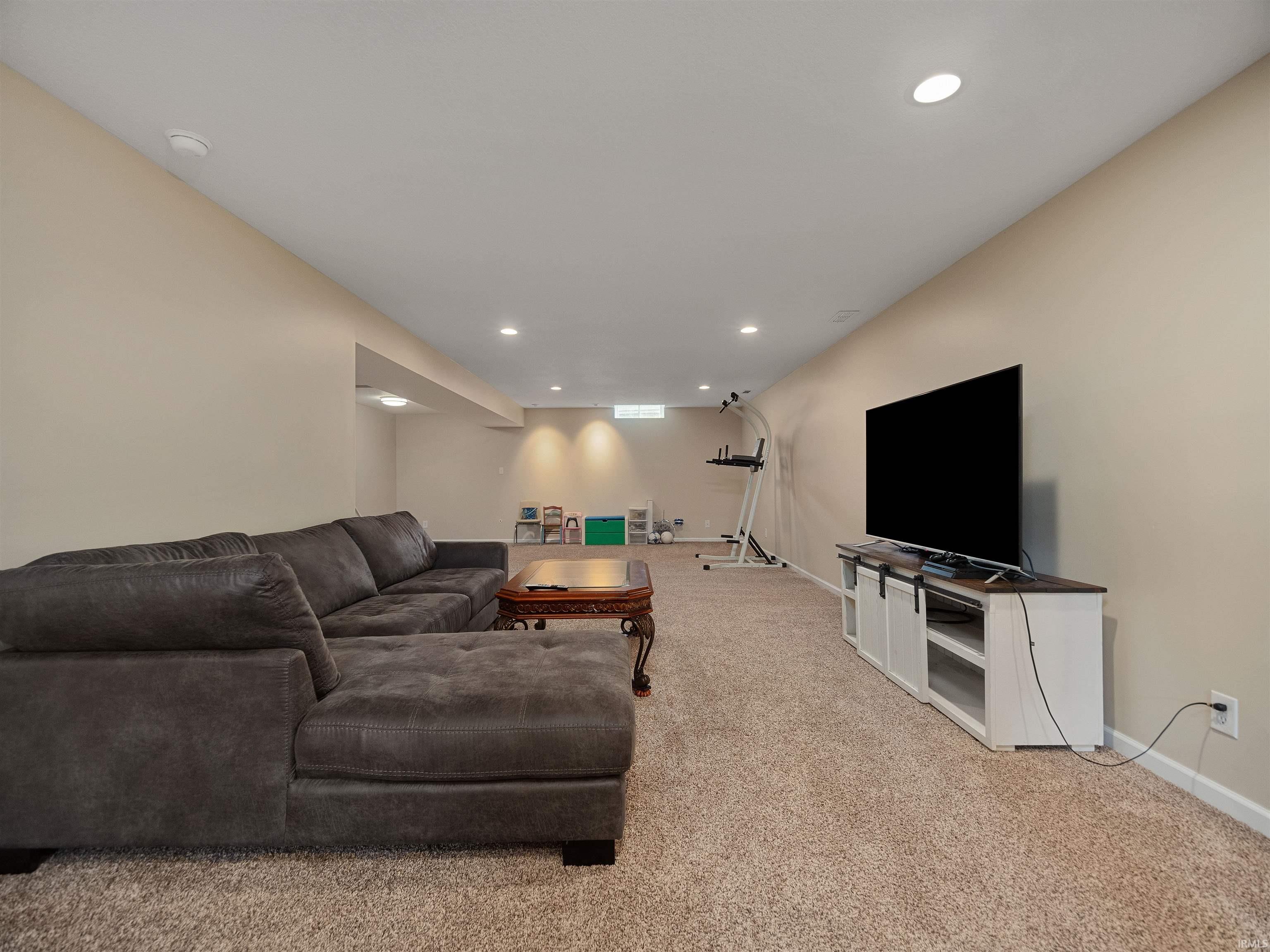 5021 Clovedale