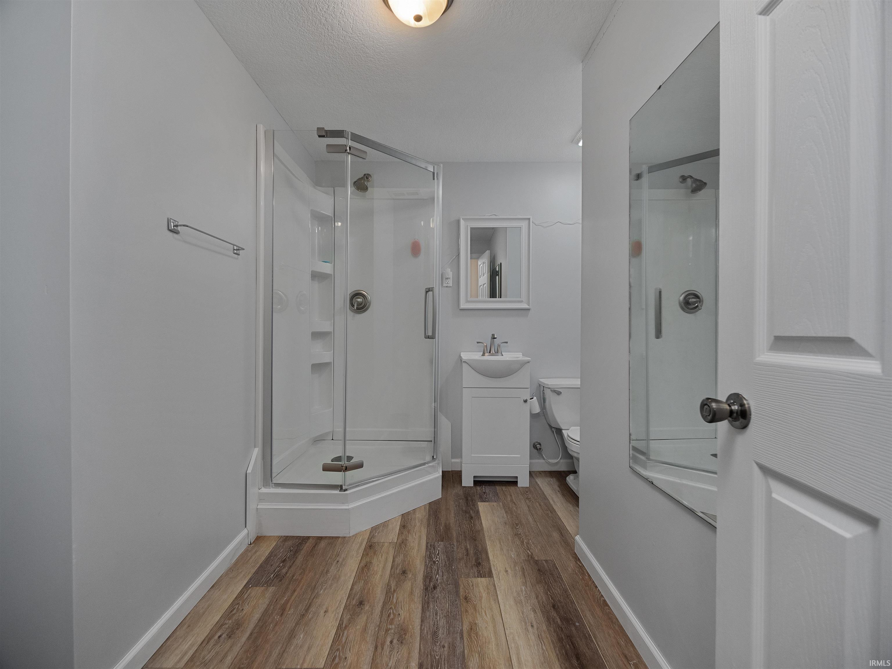 5021 Clovedale