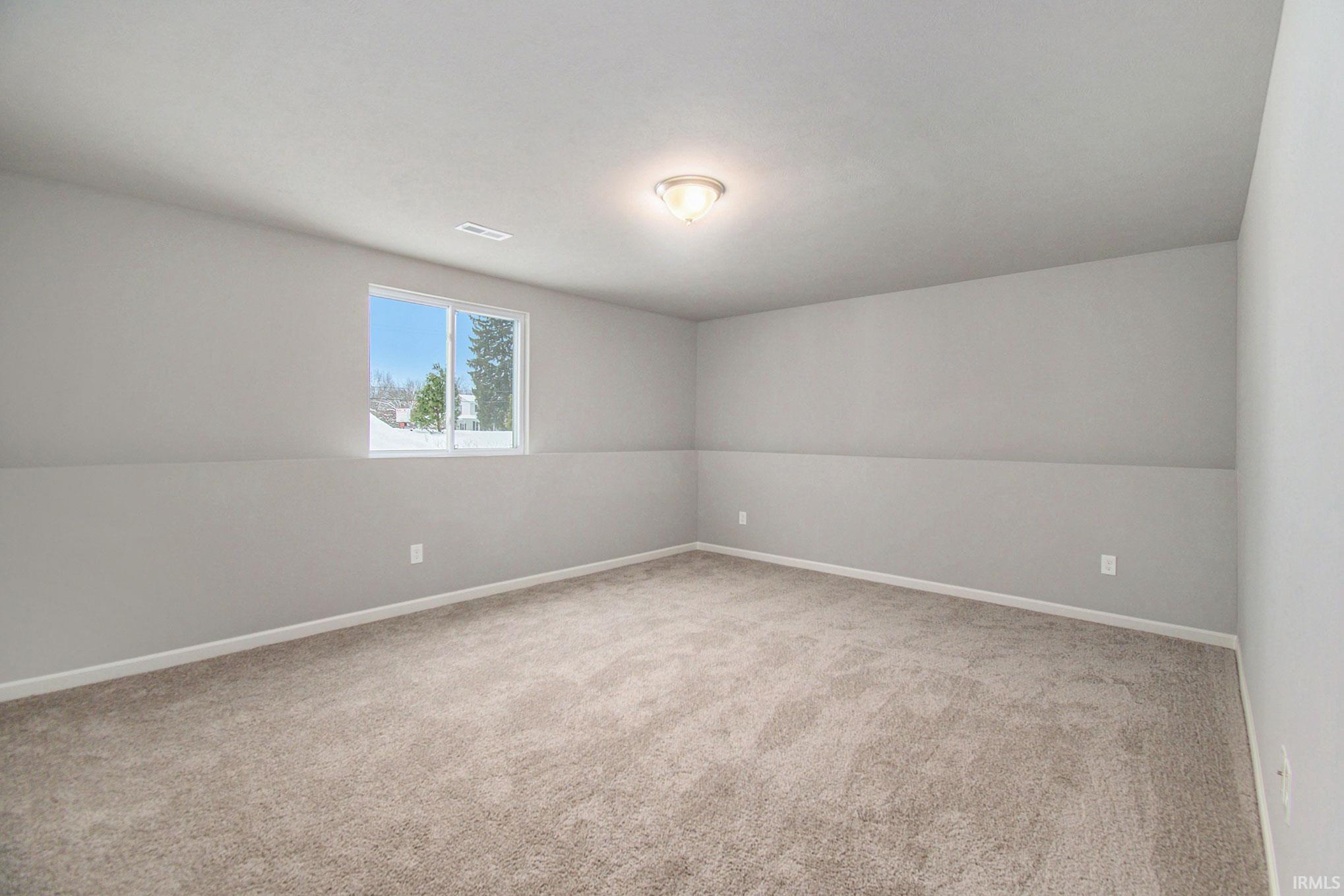 709 Nicholas