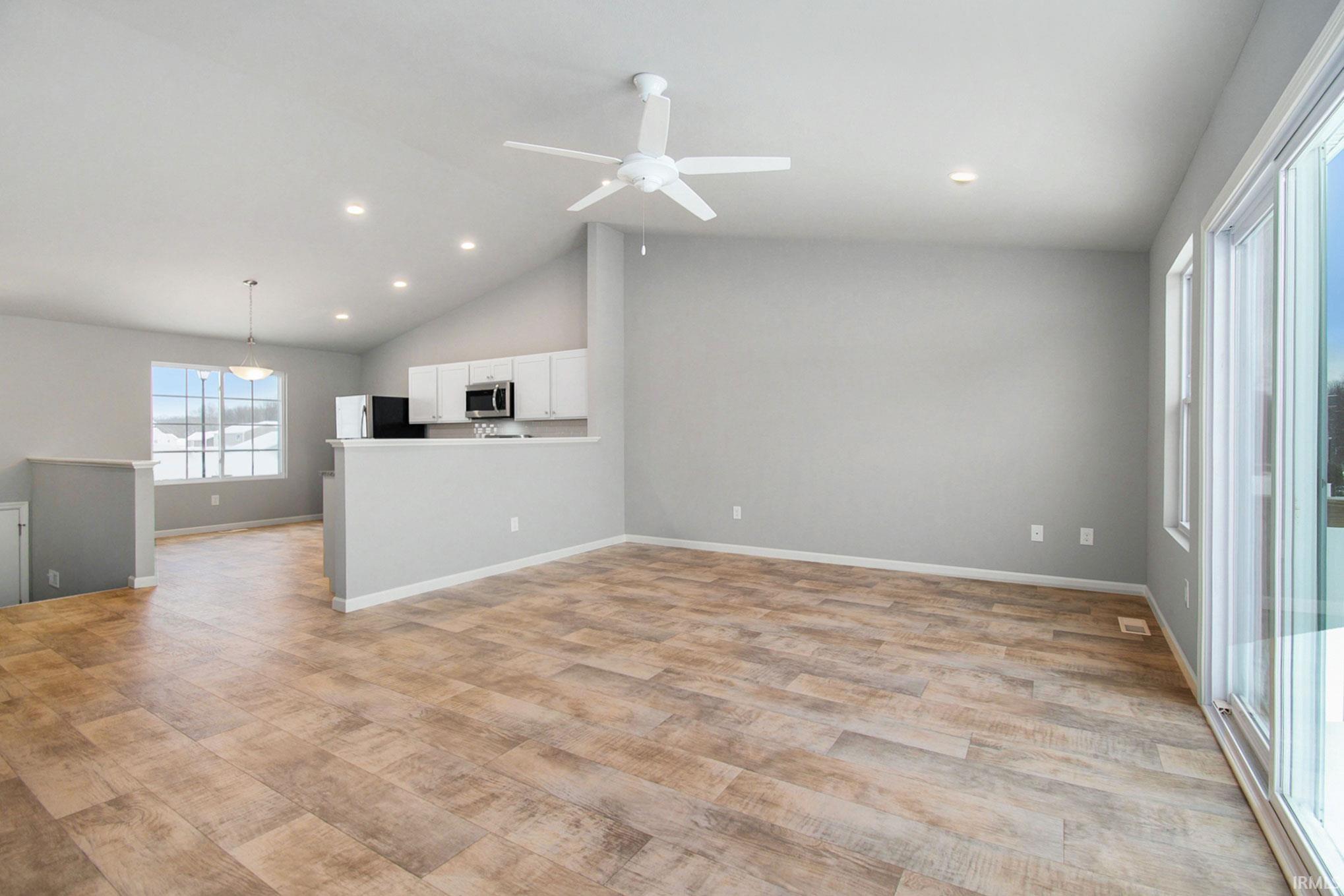 709 Nicholas