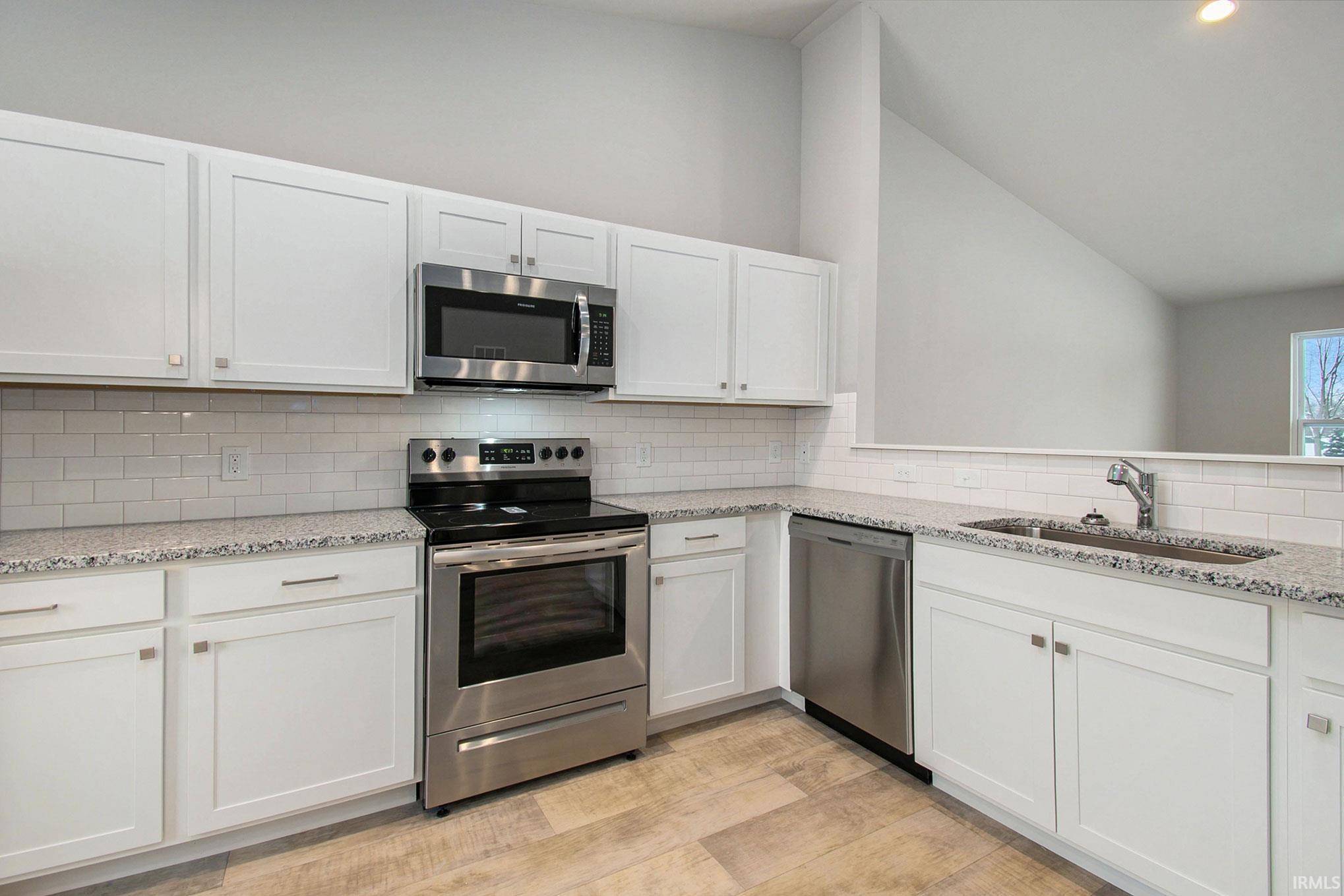709 Nicholas