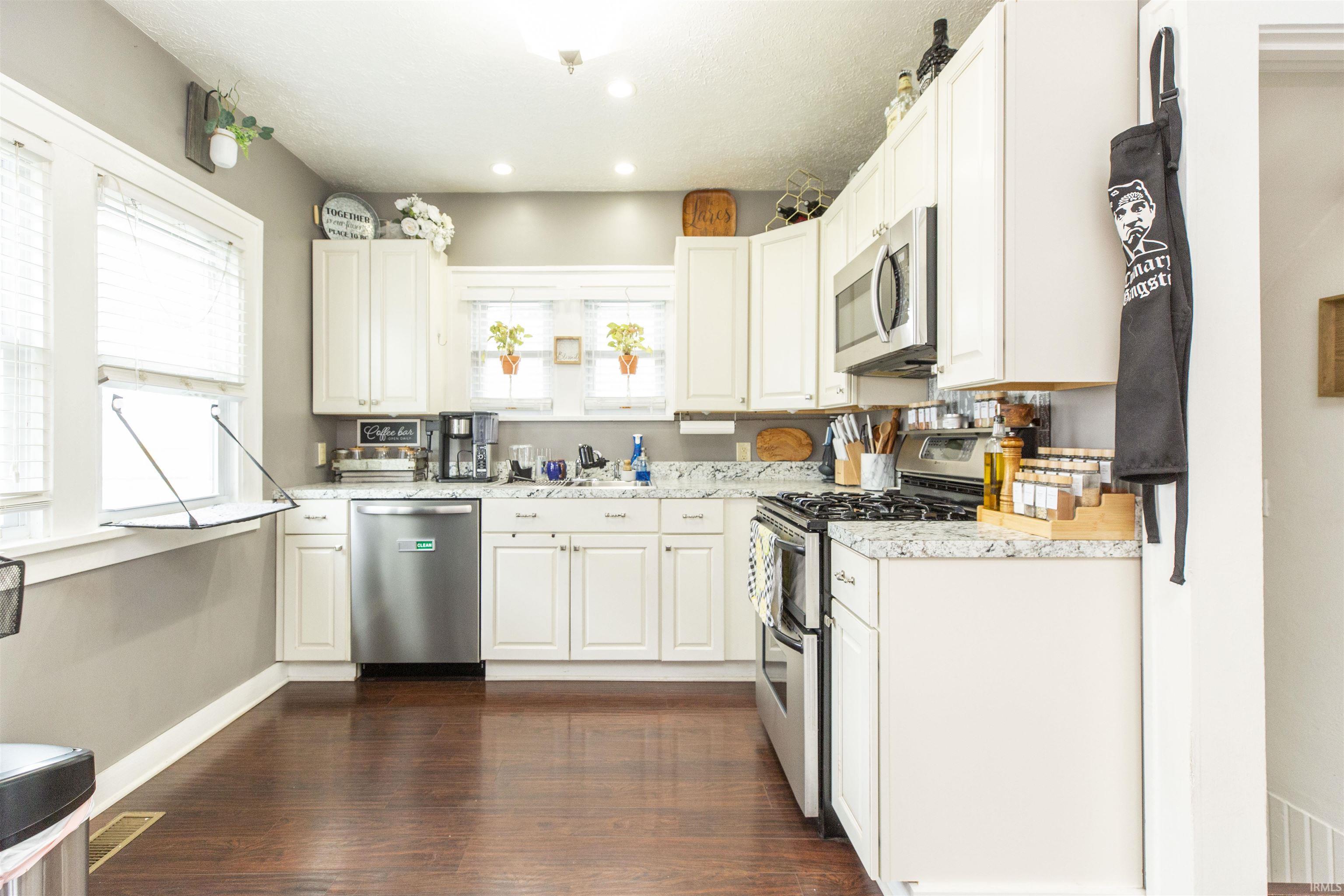 1121 W 4th