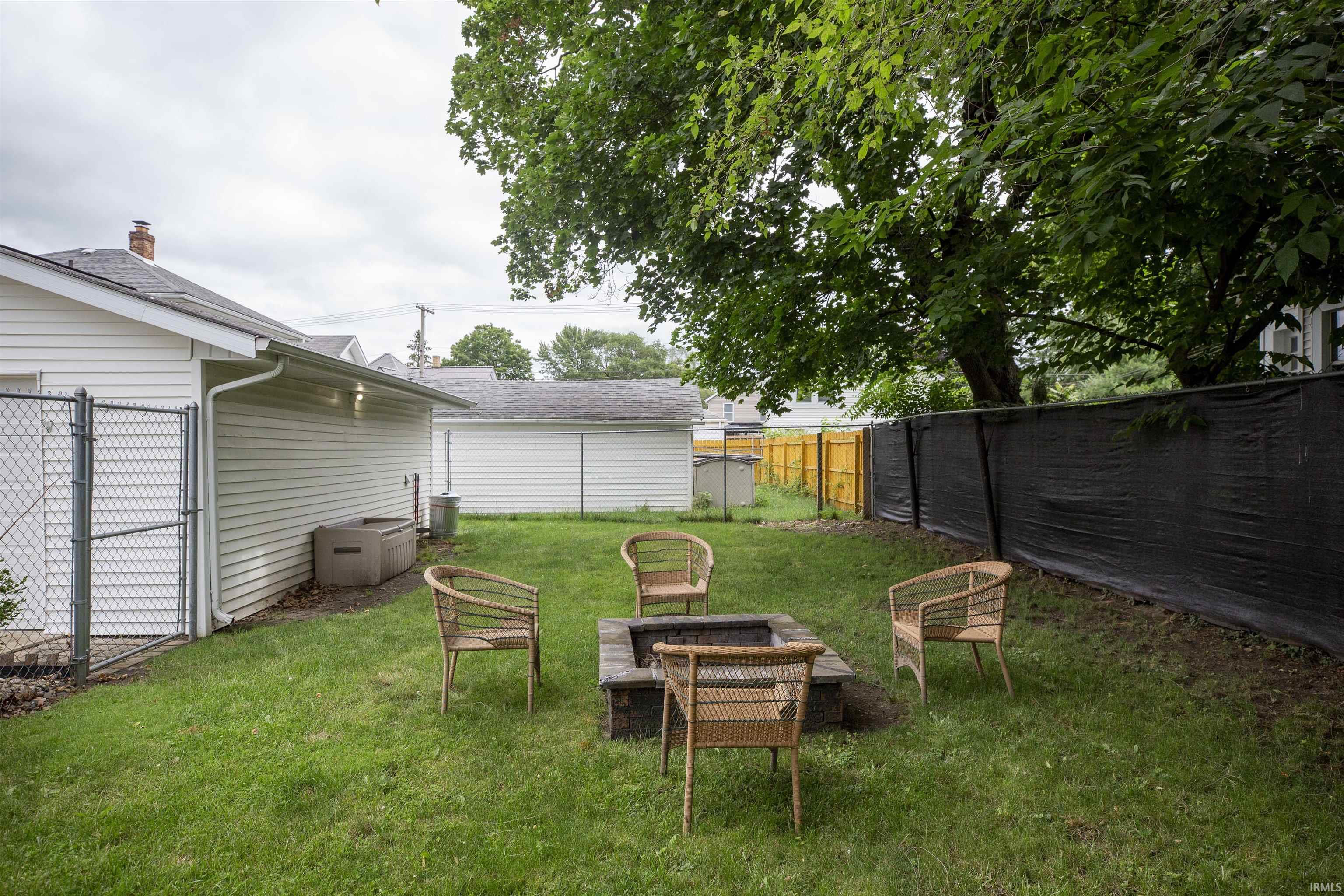 1121 W 4th