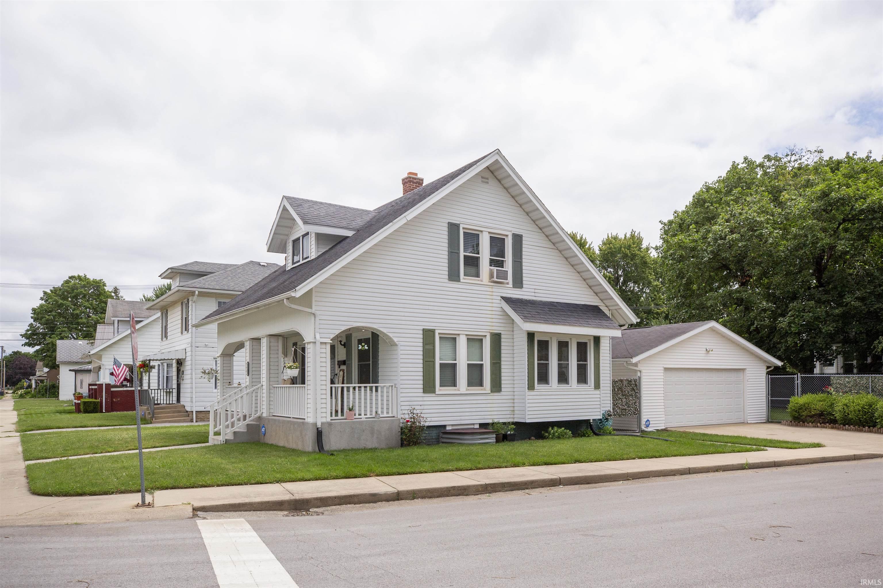 1121 W 4th