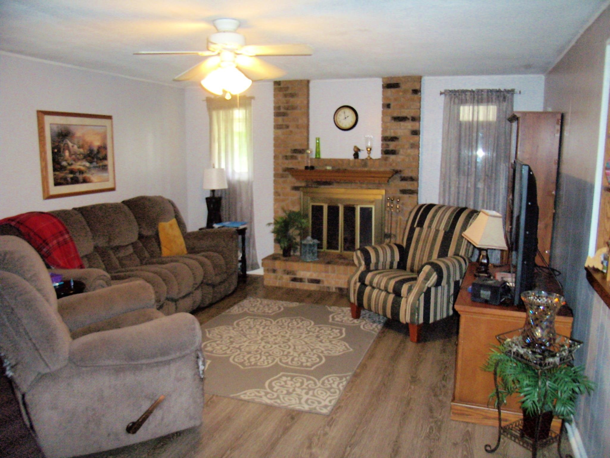 1100 Crestview Dr.