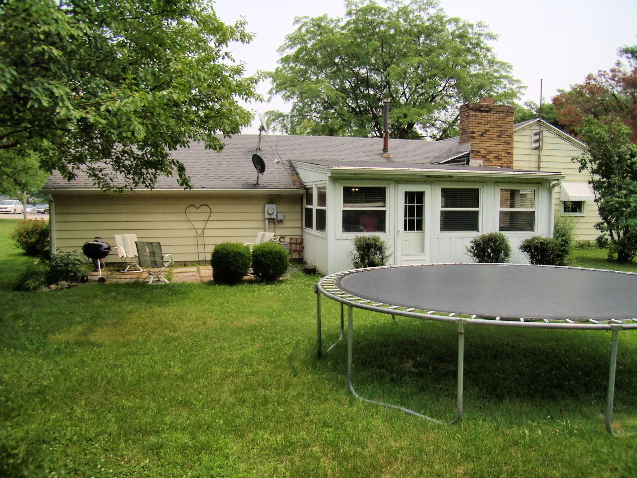 1100 Crestview Dr.