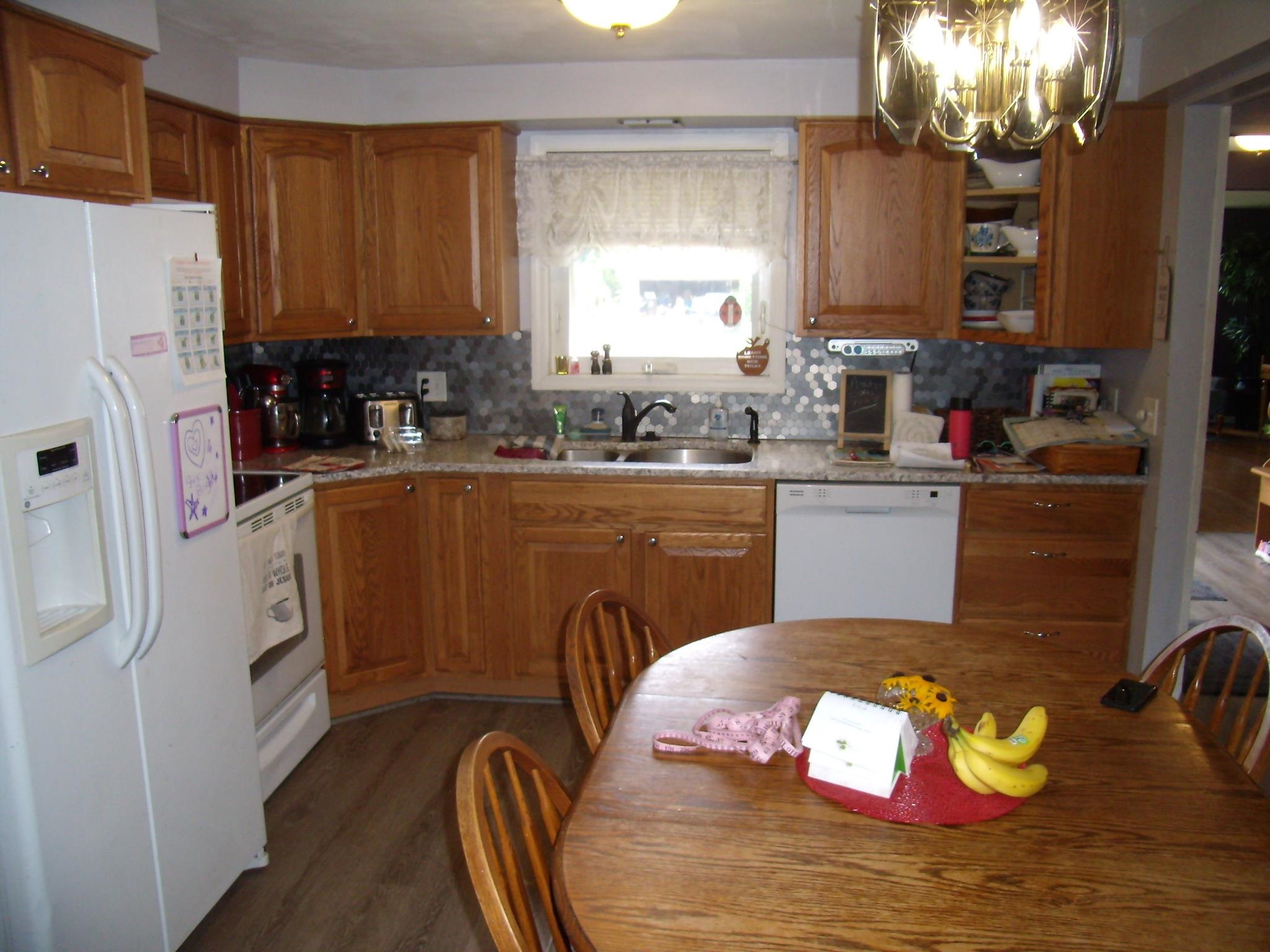 1100 Crestview Dr.