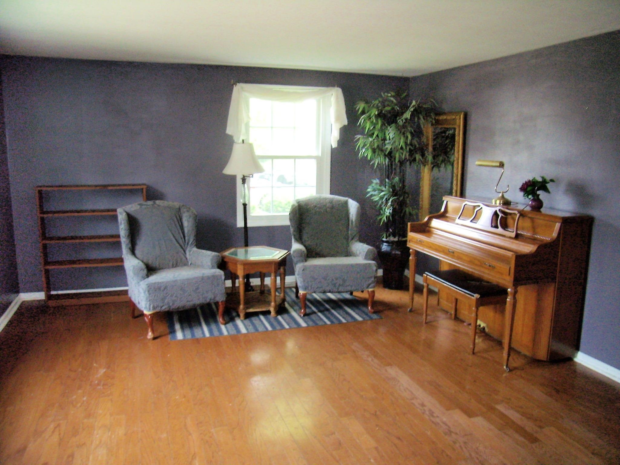 1100 Crestview Dr.