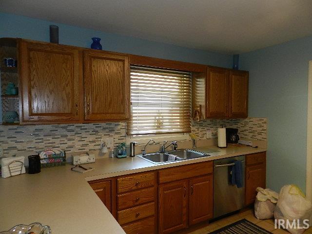 1227 Lakewood Hills