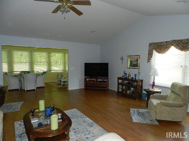 1227 Lakewood Hills