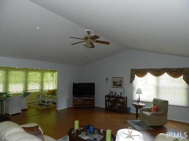 1227 Lakewood Hills