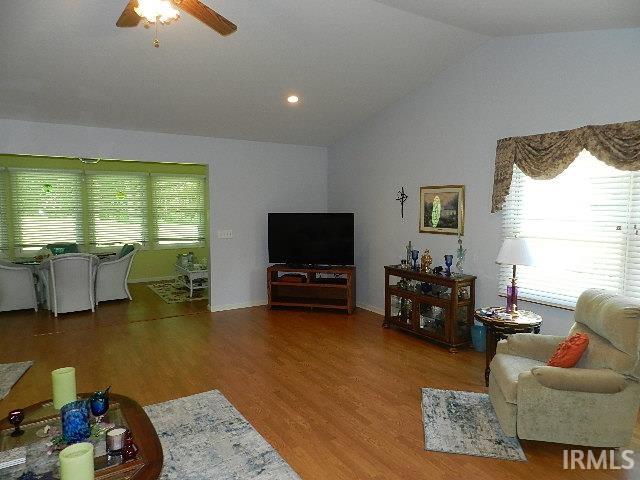 1227 Lakewood Hills