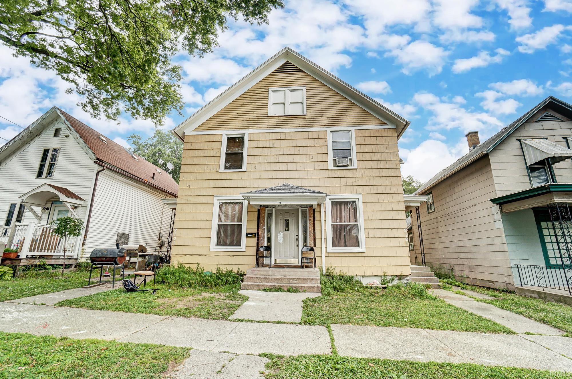 2121 Oakley