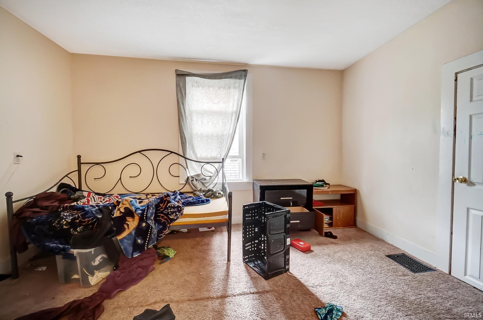 2121 Oakley