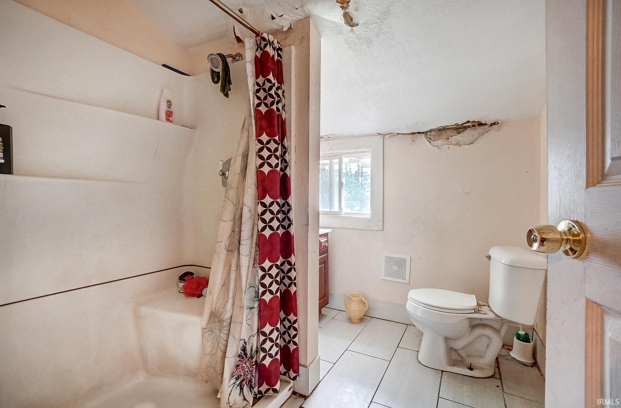 2121 Oakley