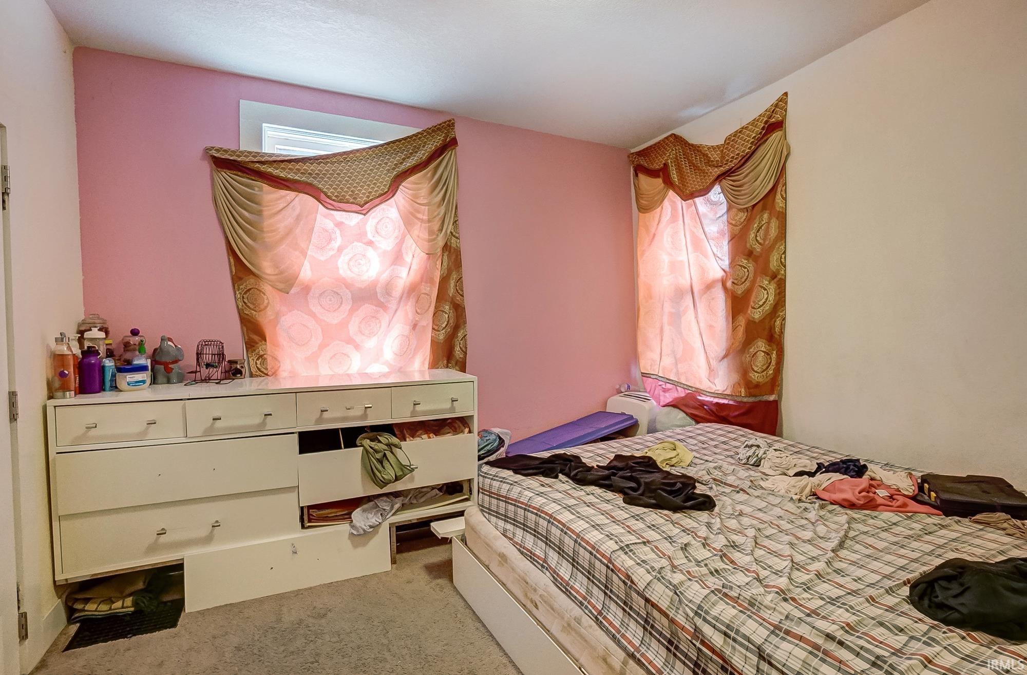2121 Oakley
