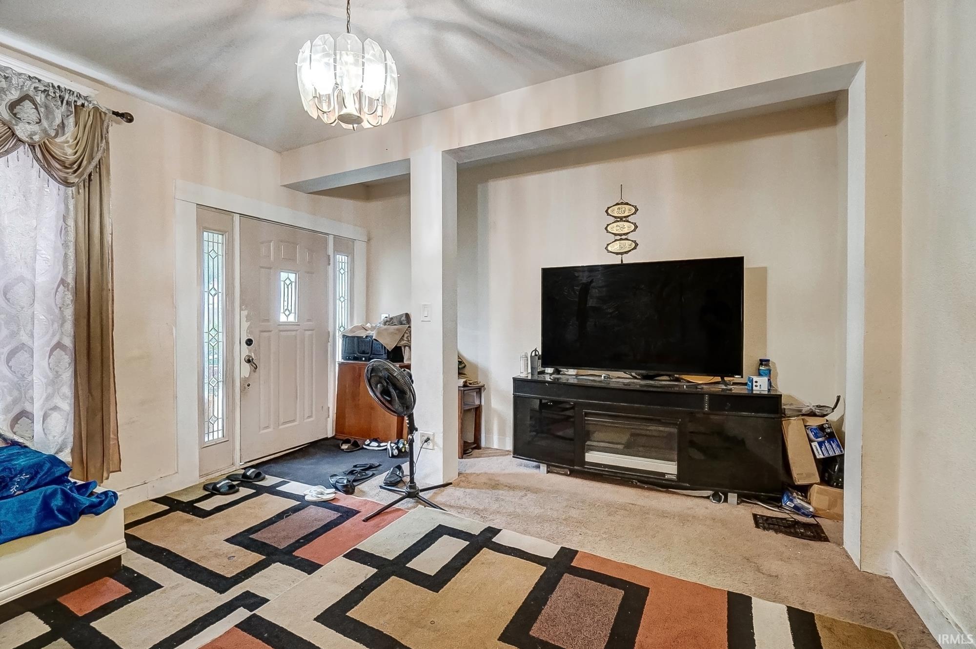 2121 Oakley