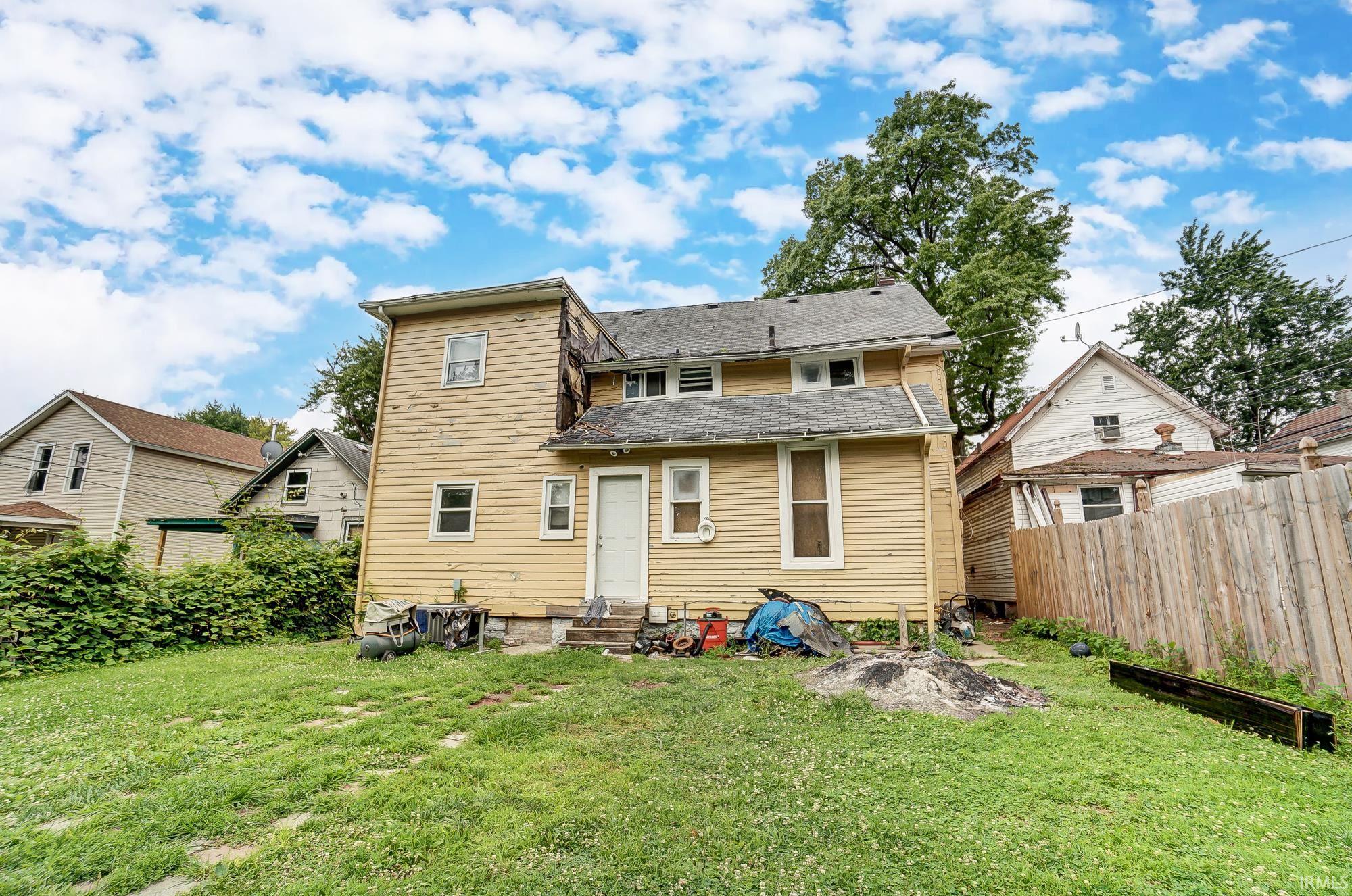 2121 Oakley