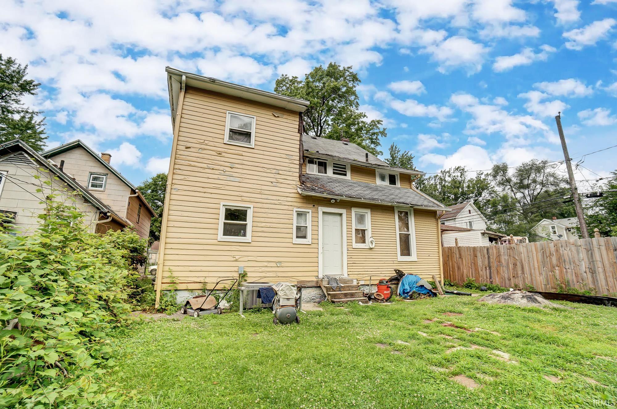 2121 Oakley