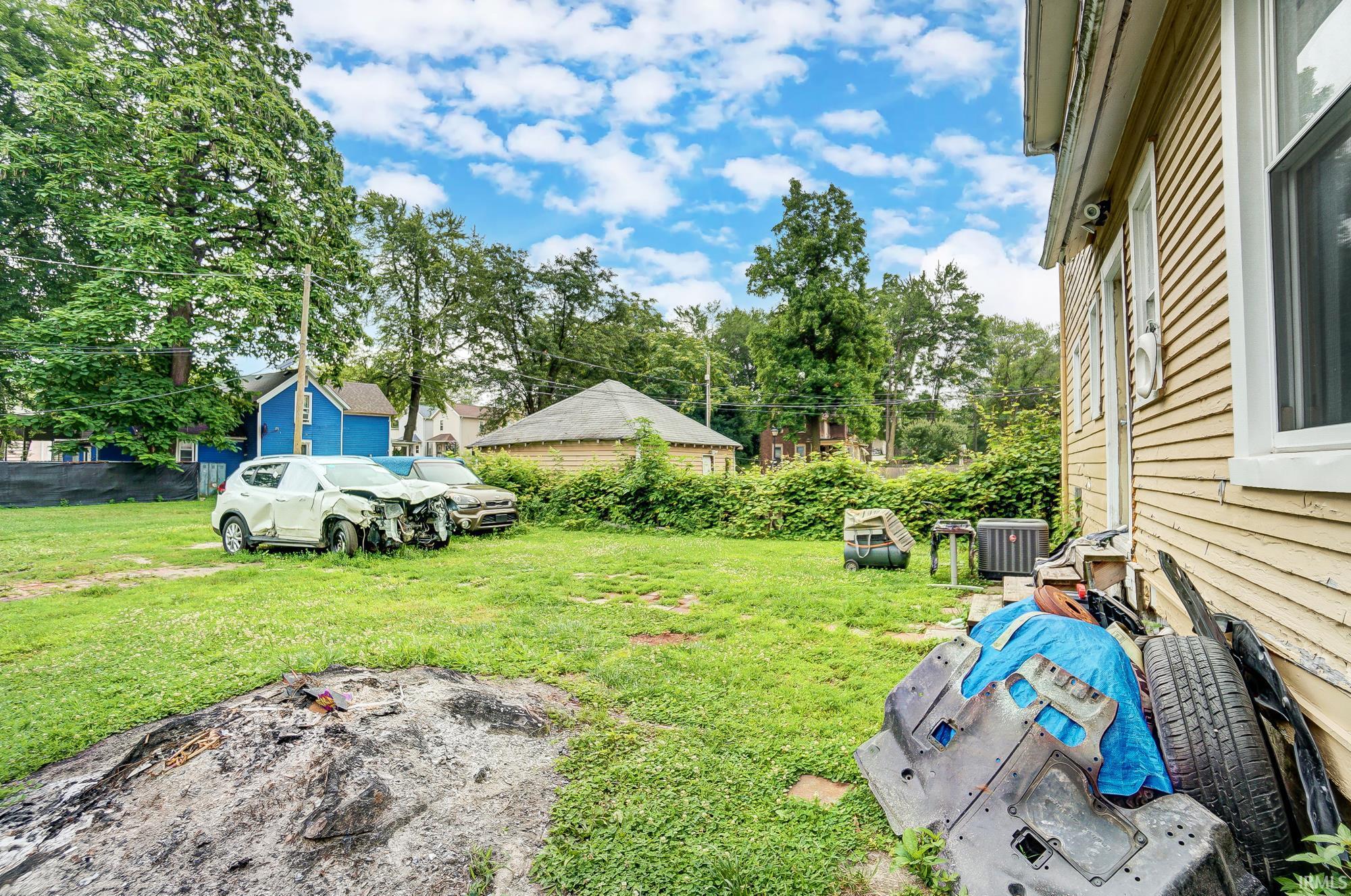 2121 Oakley