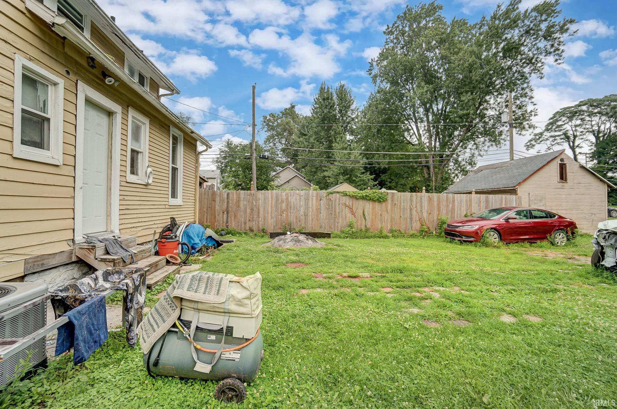 2121 Oakley