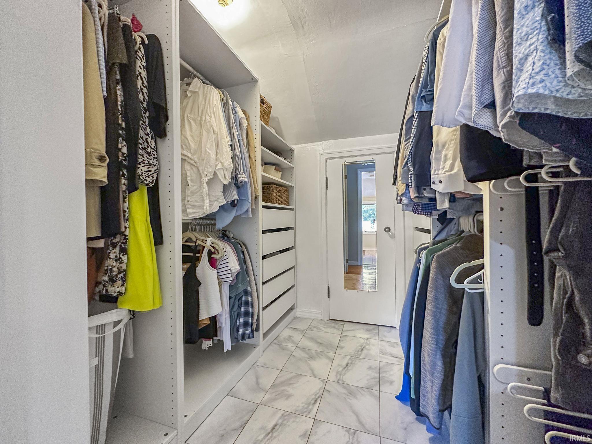 1115 Illsley