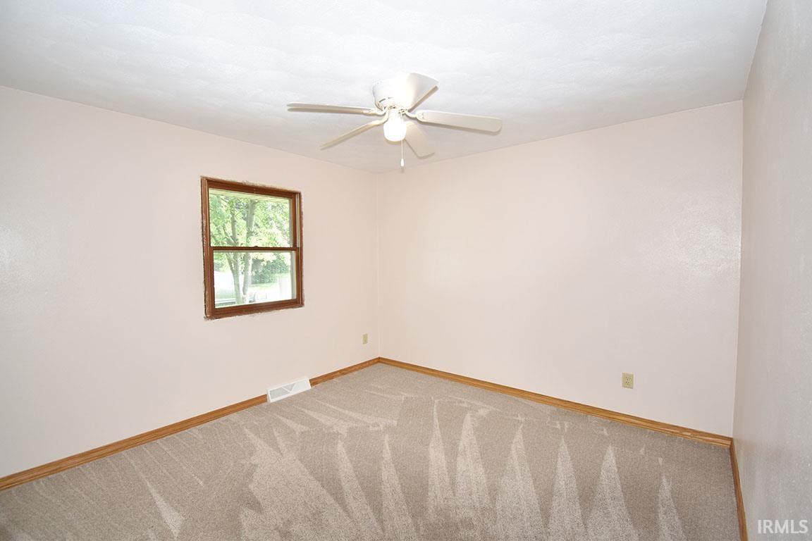 18364 Wee Acres