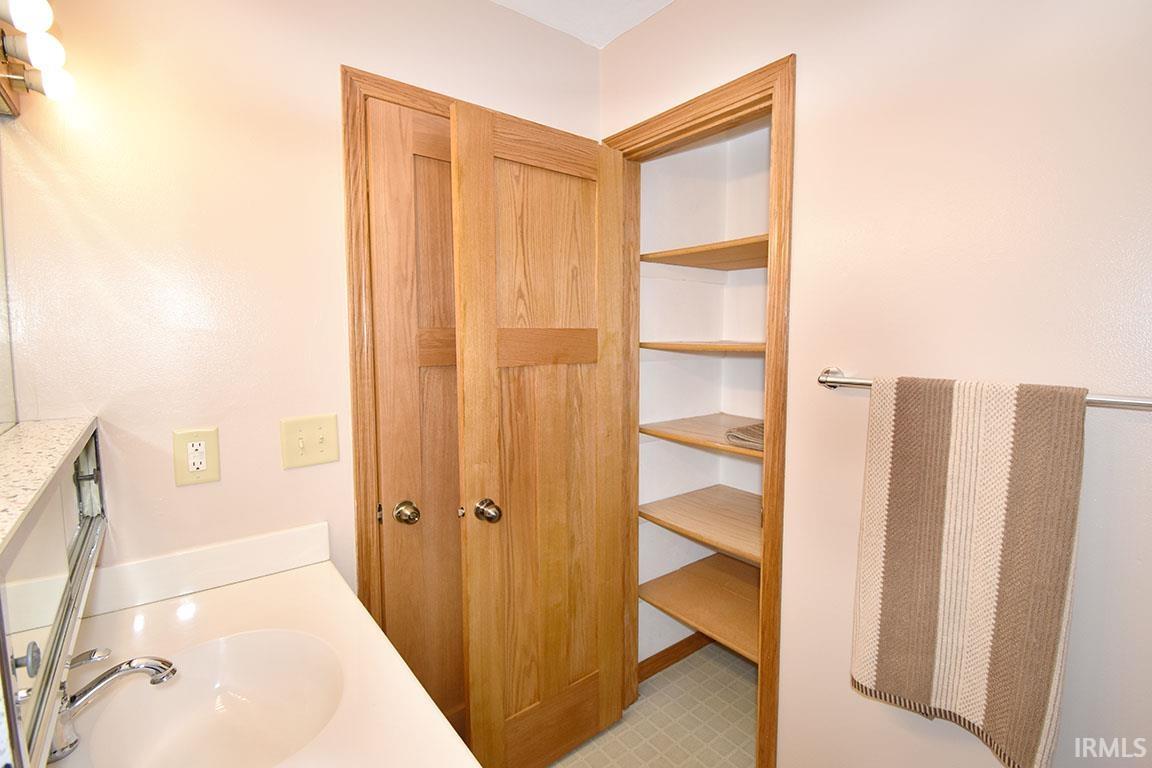 18364 Wee Acres
