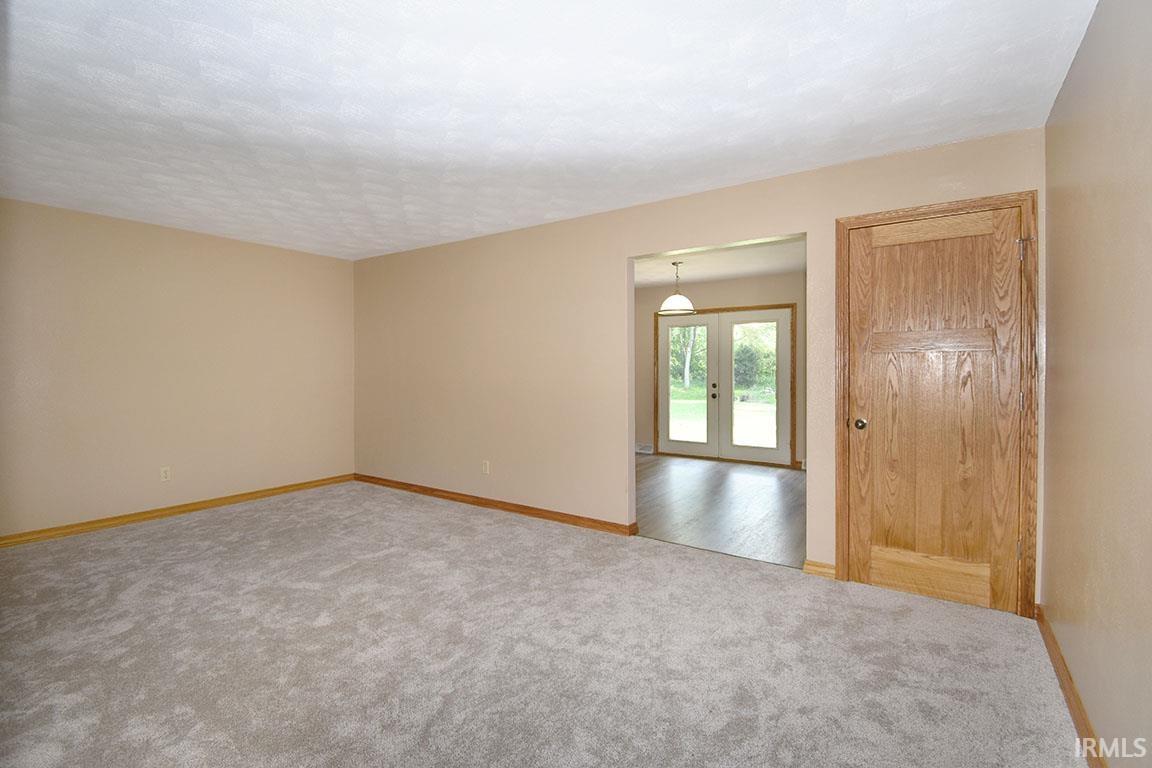 18364 Wee Acres
